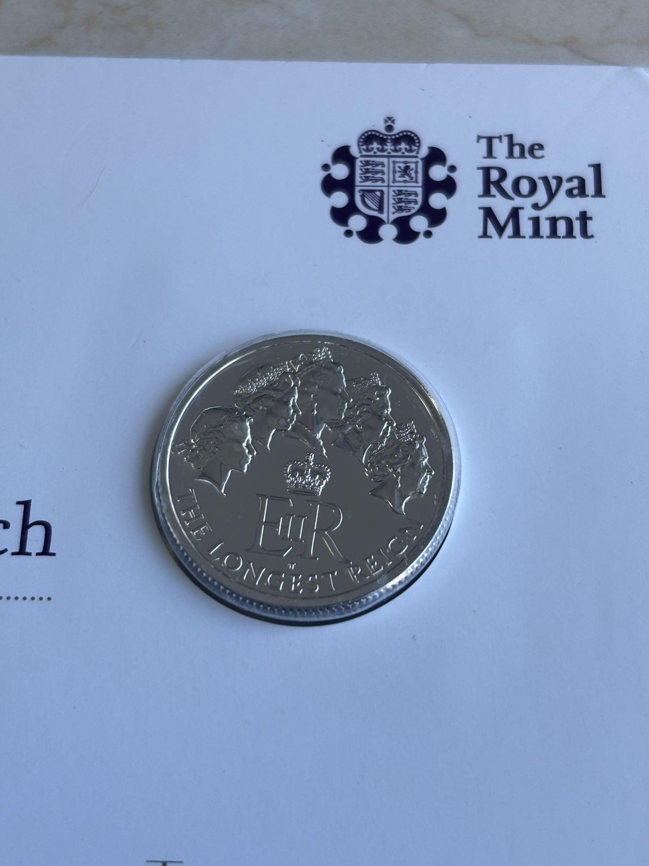 第182期拍卖 2015年英国20英镑非流通普制银币 最长的在位君主 999银15.71克 卡装