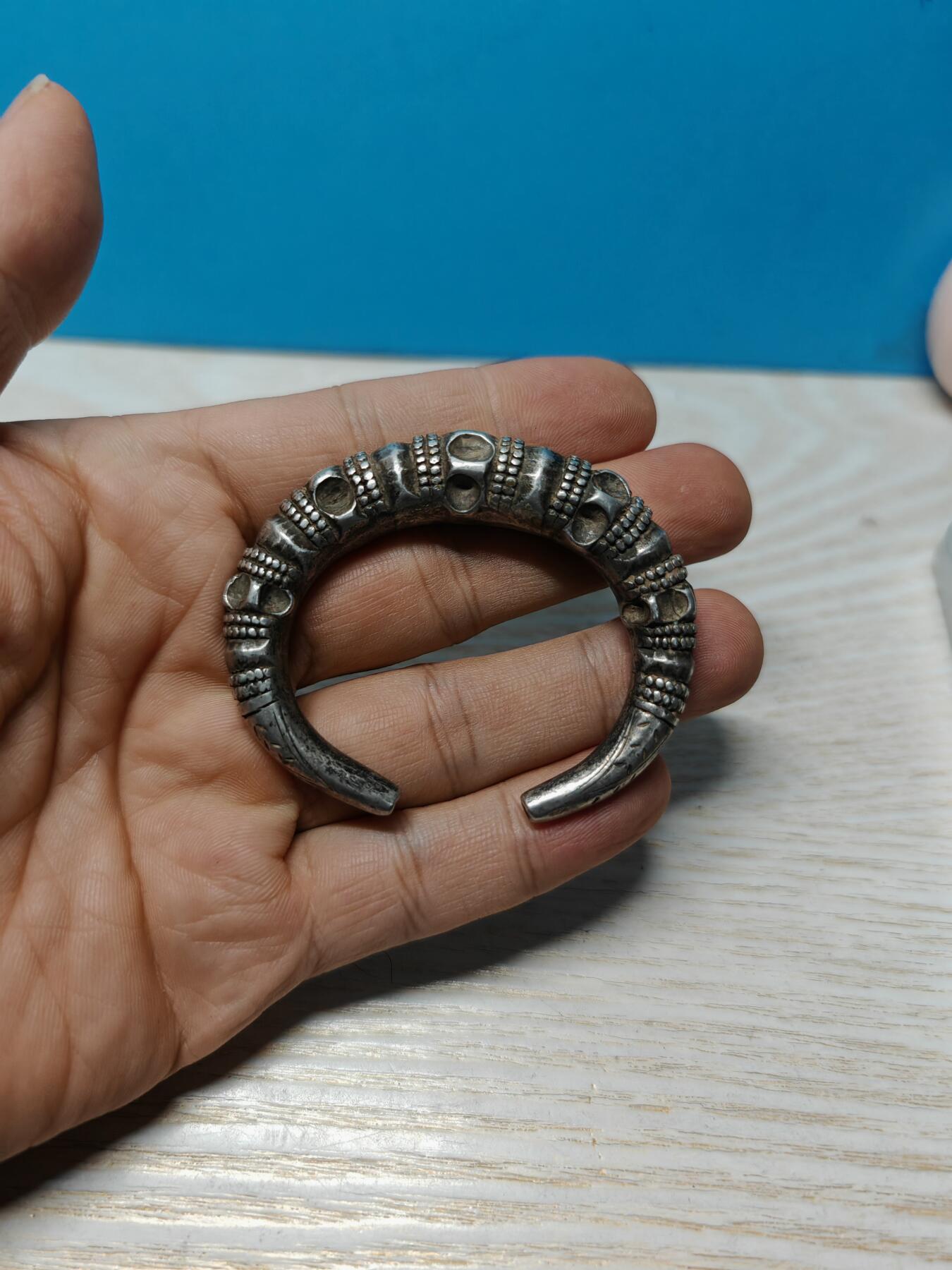 老银手镯 应该是少数民族地区的 96.3克 含银量87.29%