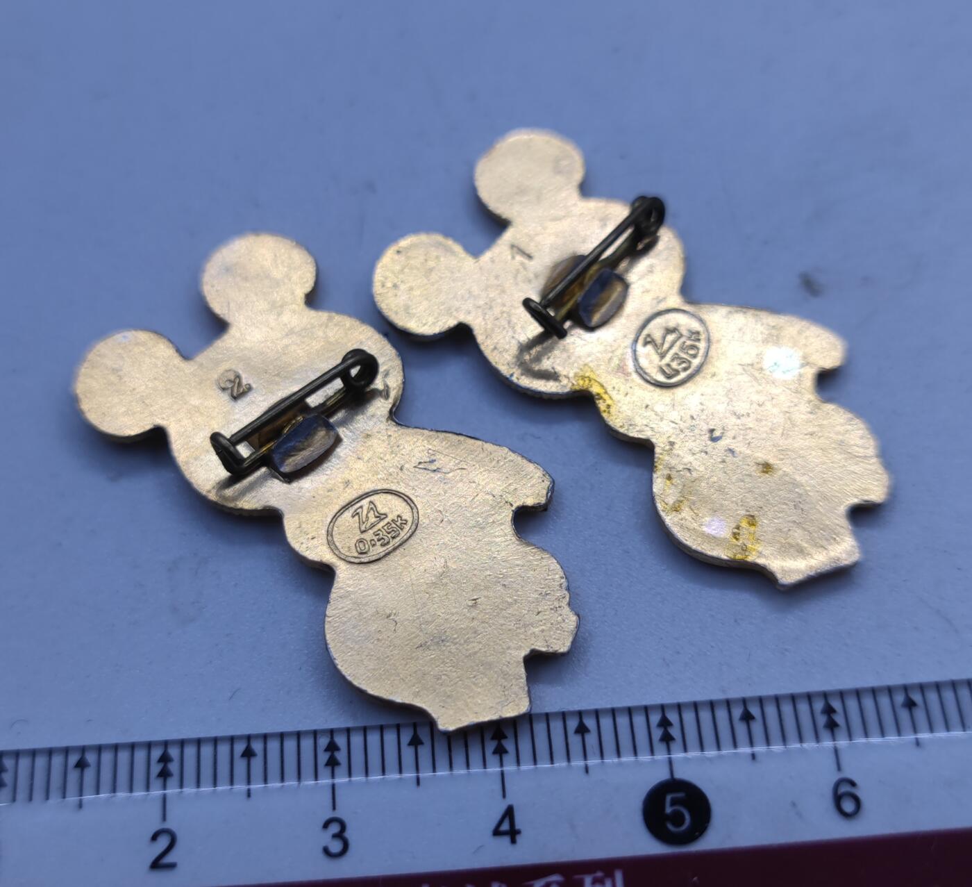 红色经典收藏拍卖专场第32期 莫斯科奥运会吉祥物 小熊米莎一对 合金材质