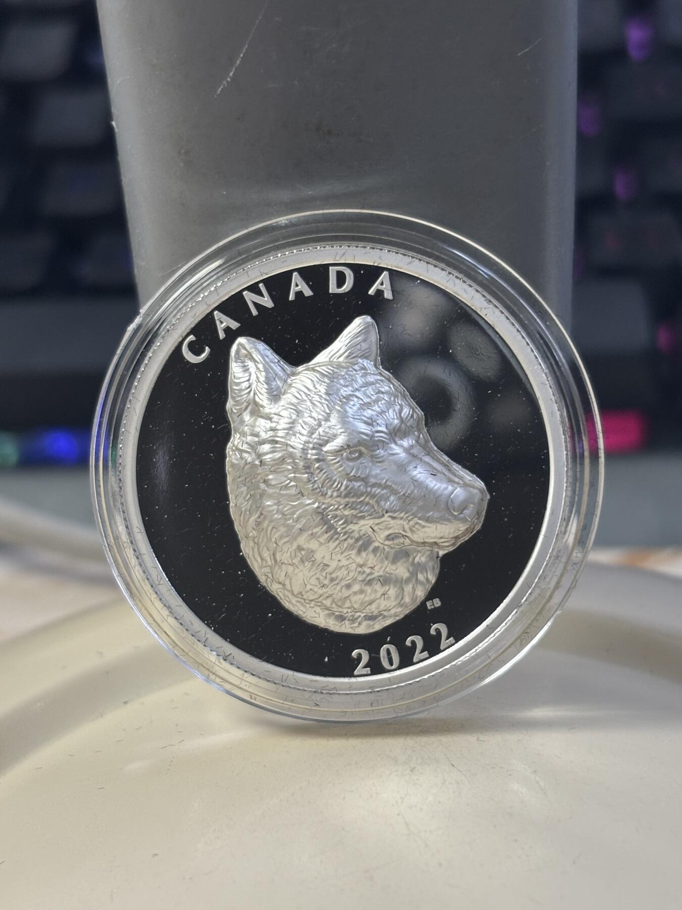 第182期拍卖 加拿大2022年超高浮雕动物系列森林狼1盎司银币，9999银，发行5000枚