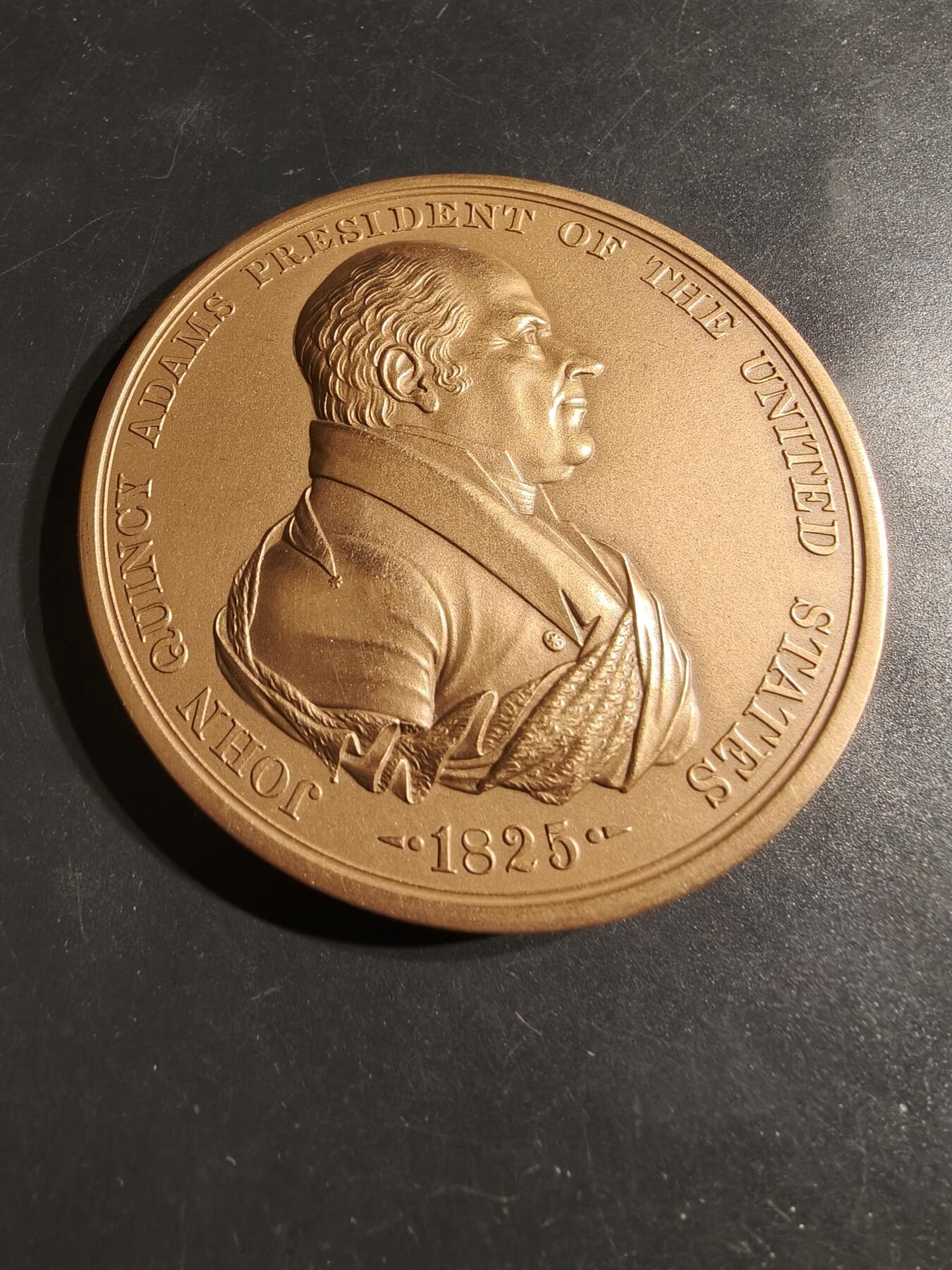 老王徽章第164期 美国铸币局约翰•昆西•亚当斯总统大铜章     原盒带证书     直径76mm.    重量210g.     1825年上任