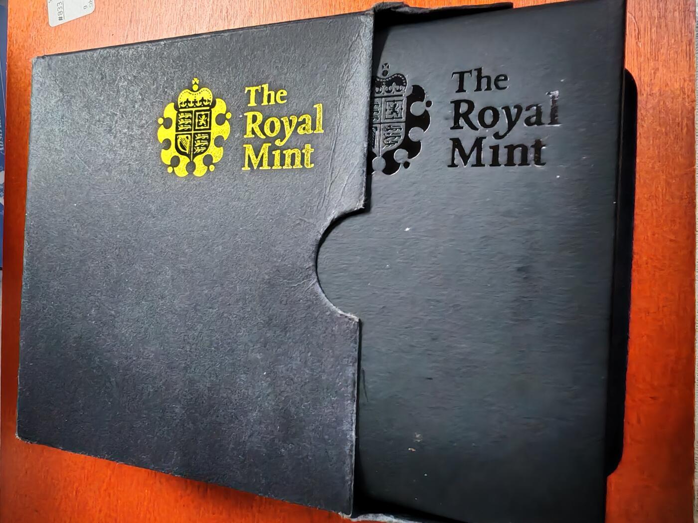 长老汇蛇年精选第七十五场拍卖 2010英国南丁格尔2英镑双色精制加厚银币，盒证全，限量发行