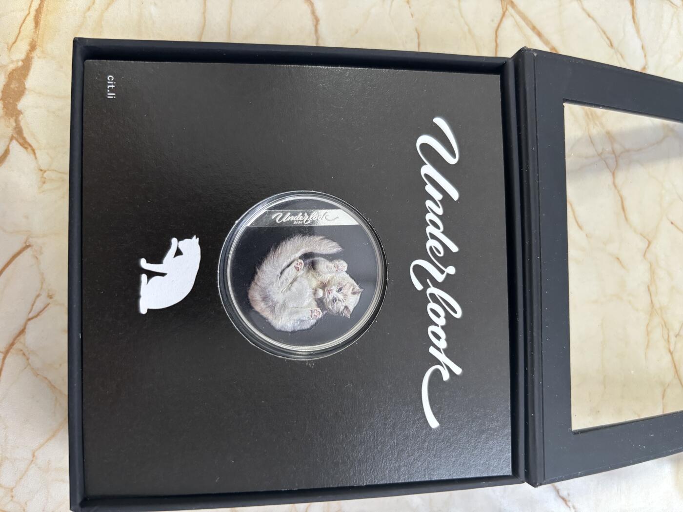 第182期拍卖 库克2024年俯视猫咪1盎司彩色纪念银币，9999银，发行999枚，没有纸套