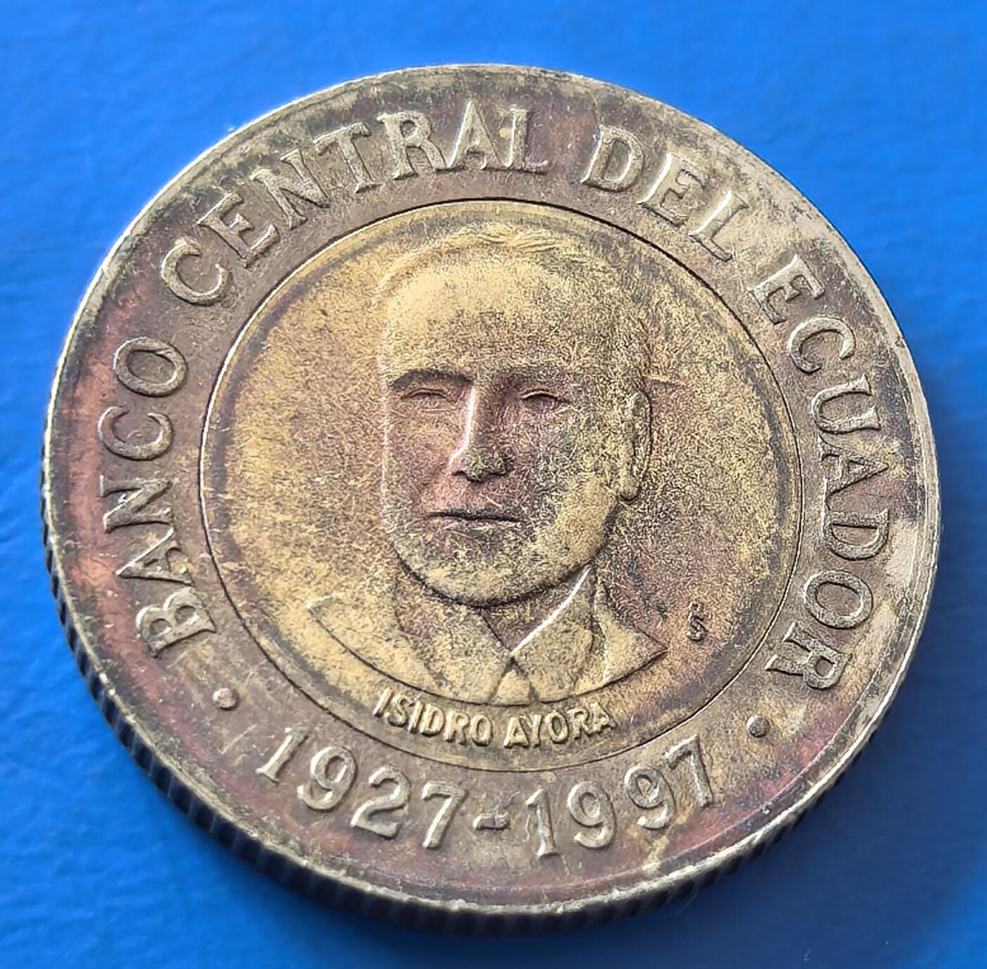 外国优质老铜币银币，周六九点倒数截拍，满百包邮，可寄存半年，喜欢朋友微信扫描二维码可直接参拍 厄瓜多尔1997年500苏克雷双色币