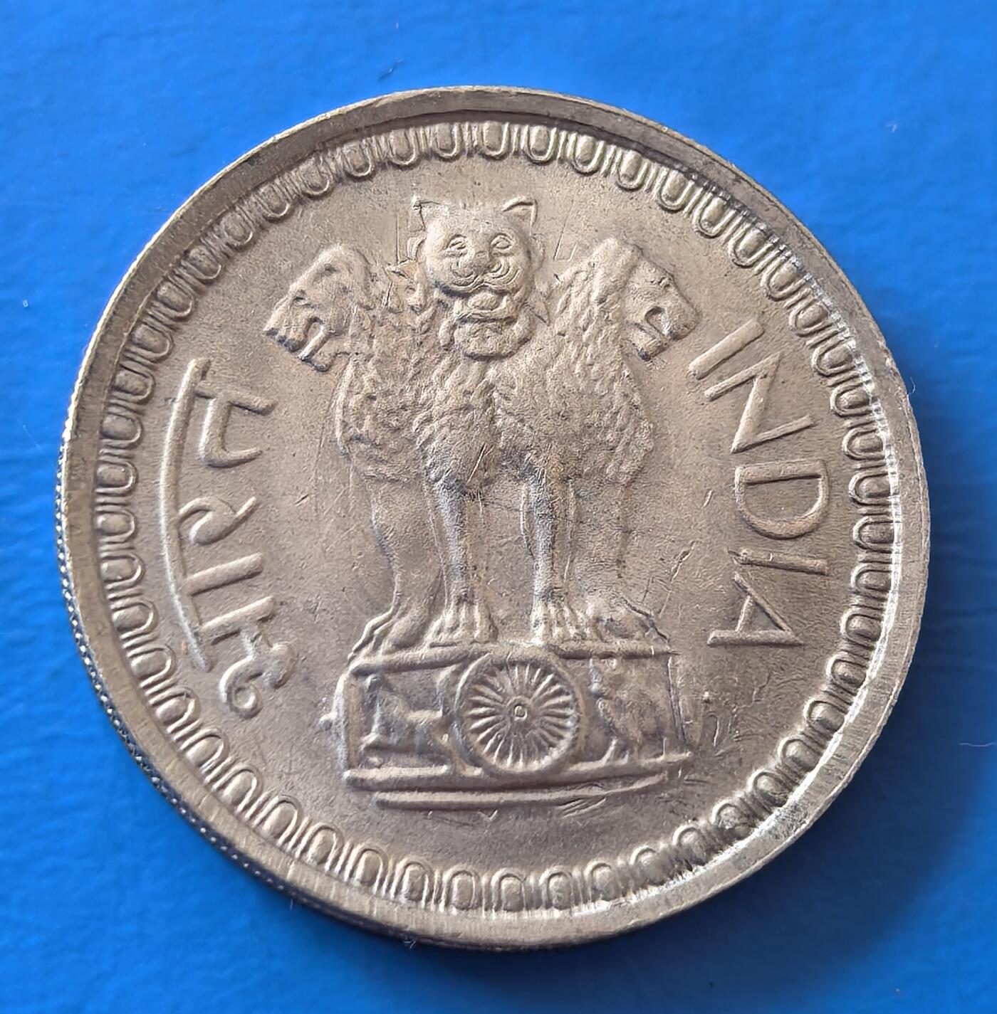 外国优质老铜币银币，周六九点倒数截拍，满百包邮，可寄存半年，喜欢朋友微信扫描二维码可直接参拍 透打版印度1975年50派沙