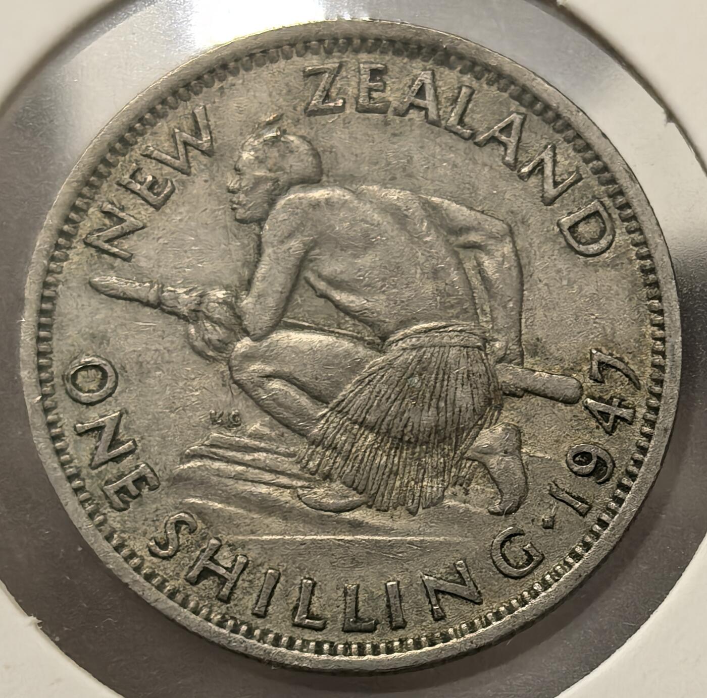 外国优质老铜币银币，周六九点倒数截拍，满百包邮，可寄存半年，喜欢朋友微信扫描二维码可直接参拍