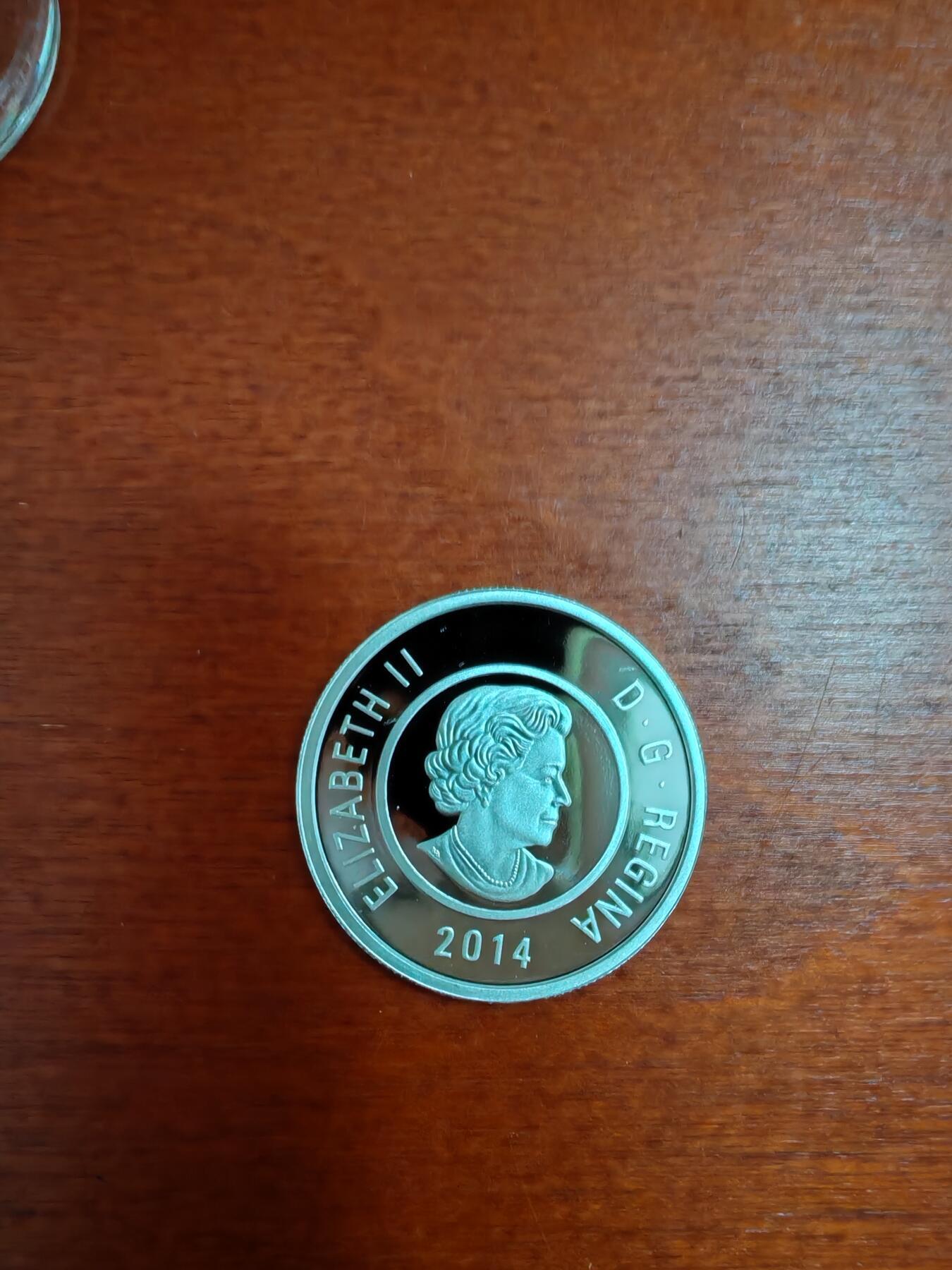 长老汇蛇年精选第七十五场拍卖 2014加拿大郁金香5加元双色精制银币，盒证全