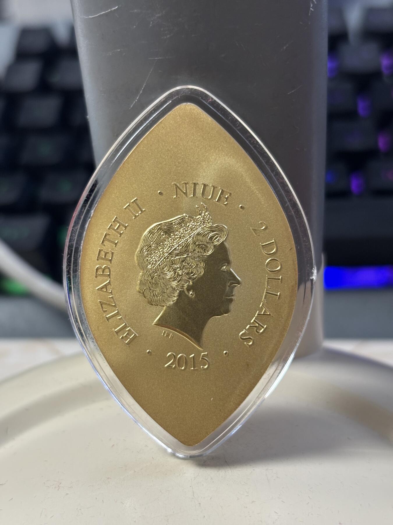 第182期拍卖 纽埃2015年遗产系列亚伯拉罕1盎司彩色异形银币，999银，发行999枚