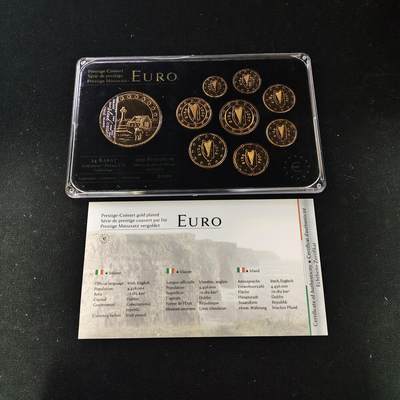 【全场包邮】纯粹捡漏拍479场（免费代拍第16场） - 爱尔兰欧元版镀金盒装套币-含40毫米超大镀金纪念章