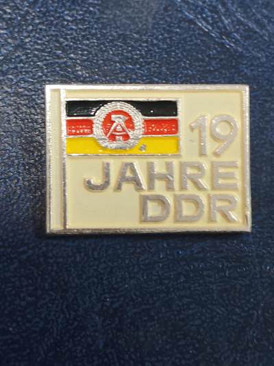 荷兰第129期勋赏拍卖 - 民主德国成立十九周年纪念章