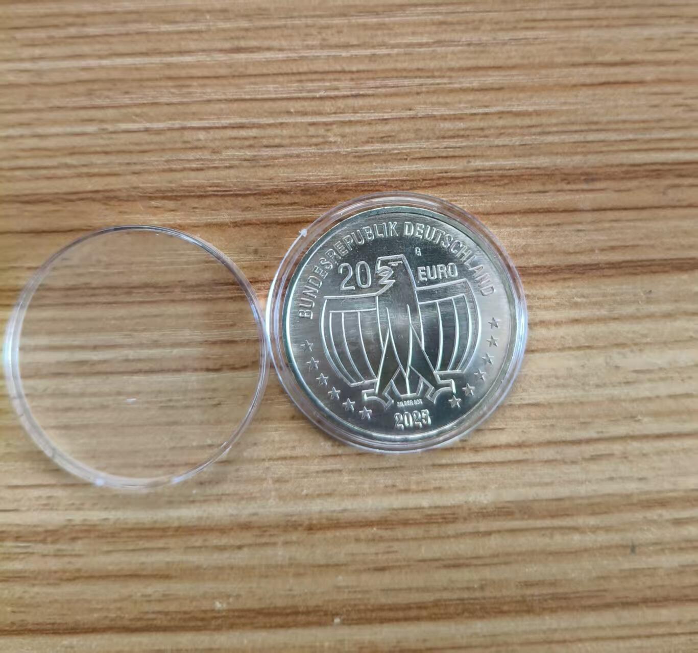 ❤️【币观天下】❤️ 第331期钱币拍卖- 2025.11.21周五晚上6点半场-长期征集拍品 德国2025年，国际妇女(主权)年50周年，20欧元,18克,925银纪念银币. 包装盒齐全，实物非常漂亮