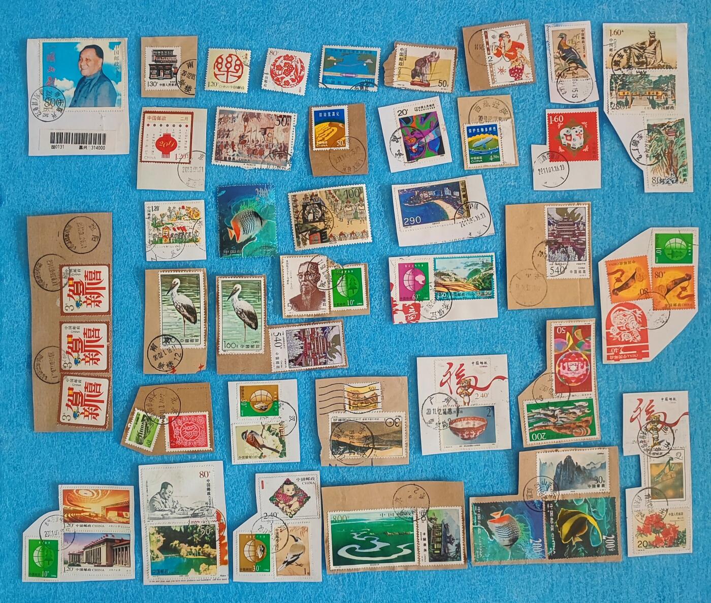 11月19日 🌏全球币章 多品：品相不太好的邮票一堆（第一图）16连体黄色中国邮票未使用近新品相+外国盖销邮票近新品相一堆+中国已使用旧品相邮票一堆（其中3枚中国单独旧品相邮票是赠送）