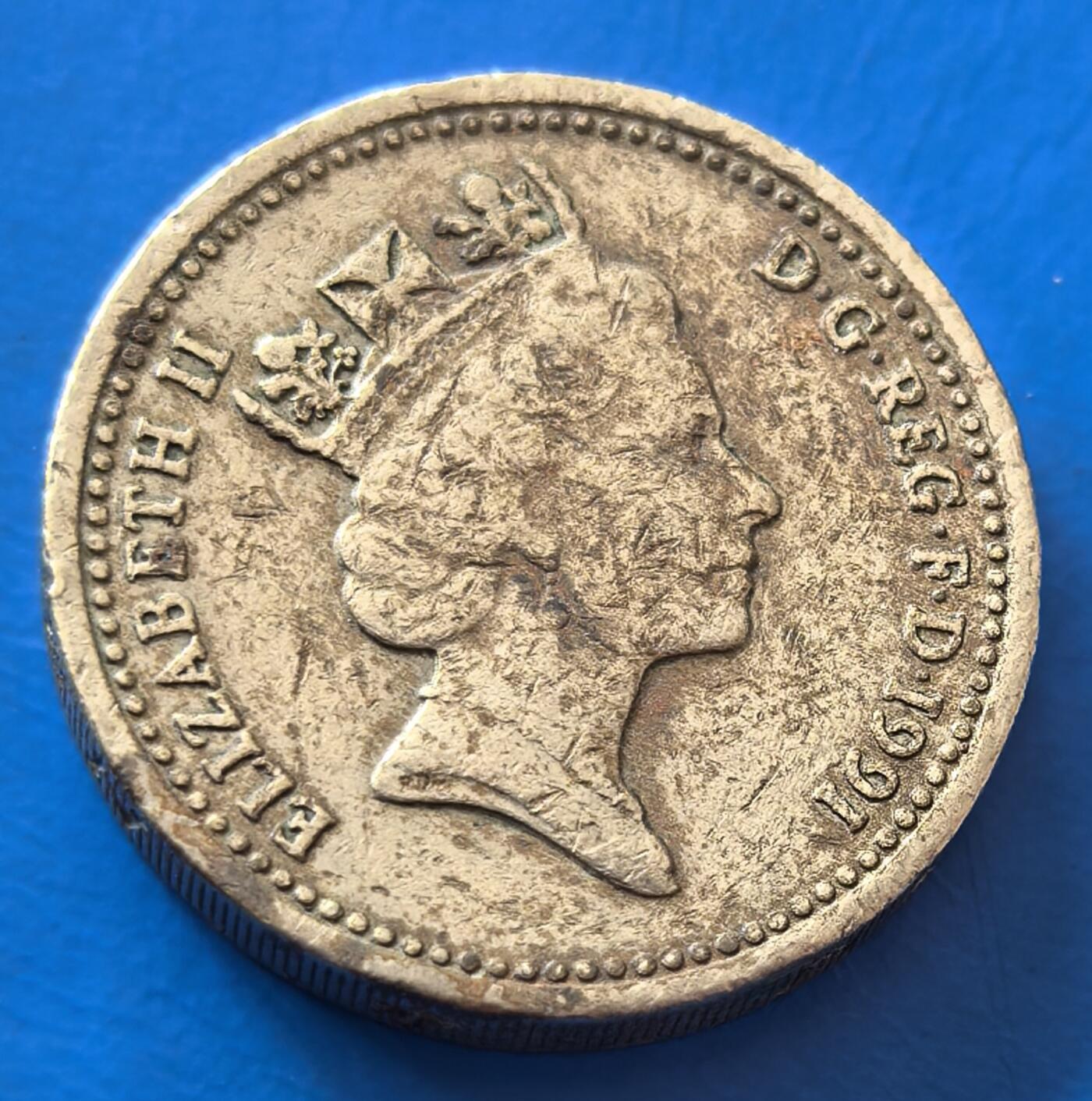 外国优质老铜币银币，周六九点倒数截拍，满百包邮，可寄存半年，喜欢朋友微信扫描二维码可直接参拍 英国1镑