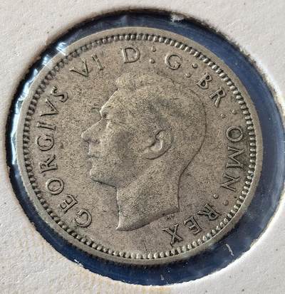 外国优质老铜币银币，周六九点倒数截拍，满百包邮，可寄存半年，喜欢朋友微信扫描二维码可直接参拍 - 欧洲老藏家纸夹-英国1937年6便士银币