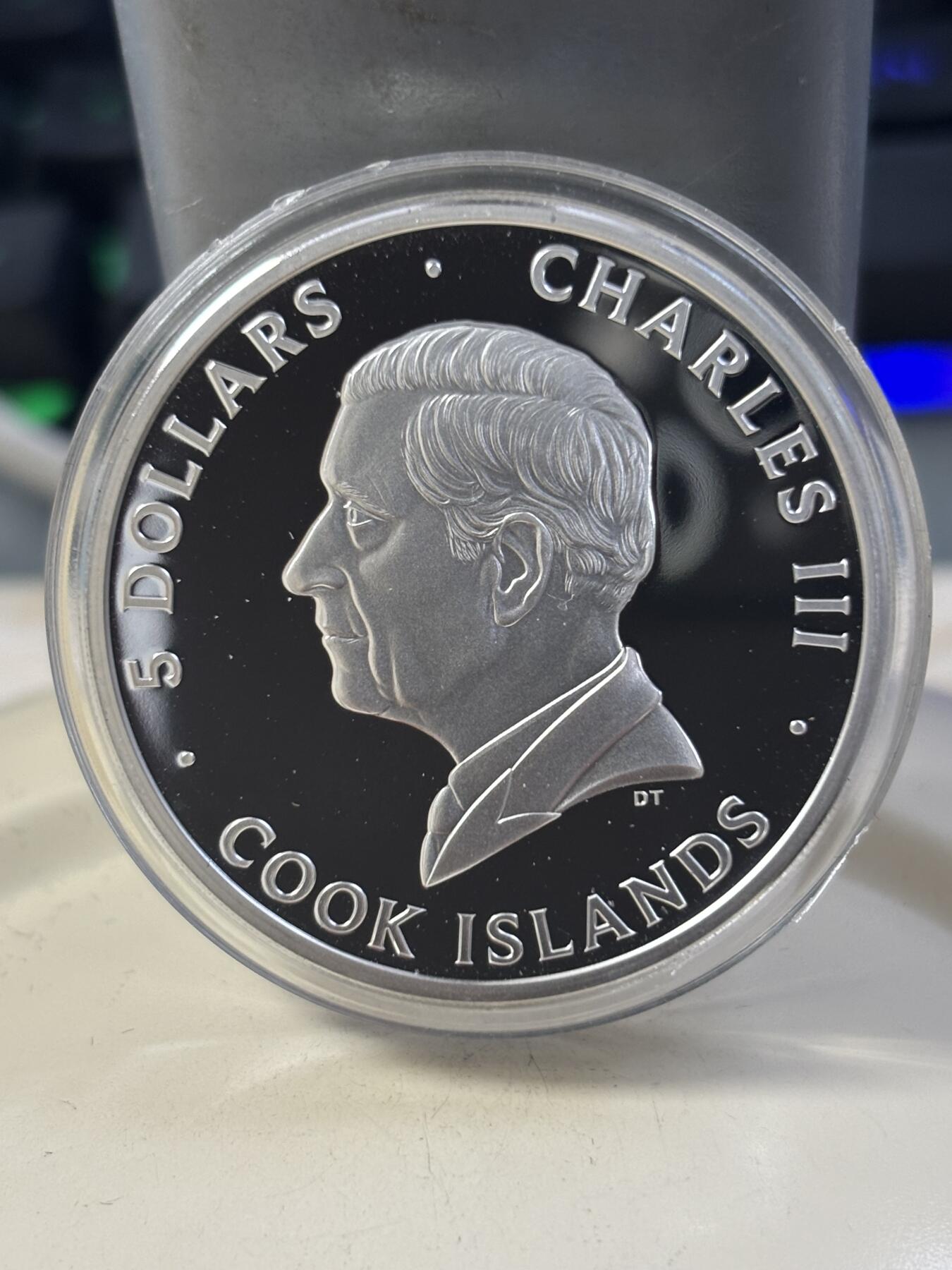 第182期拍卖 库克2024年俯视猫咪1盎司彩色纪念银币，9999银，发行999枚，没有纸套