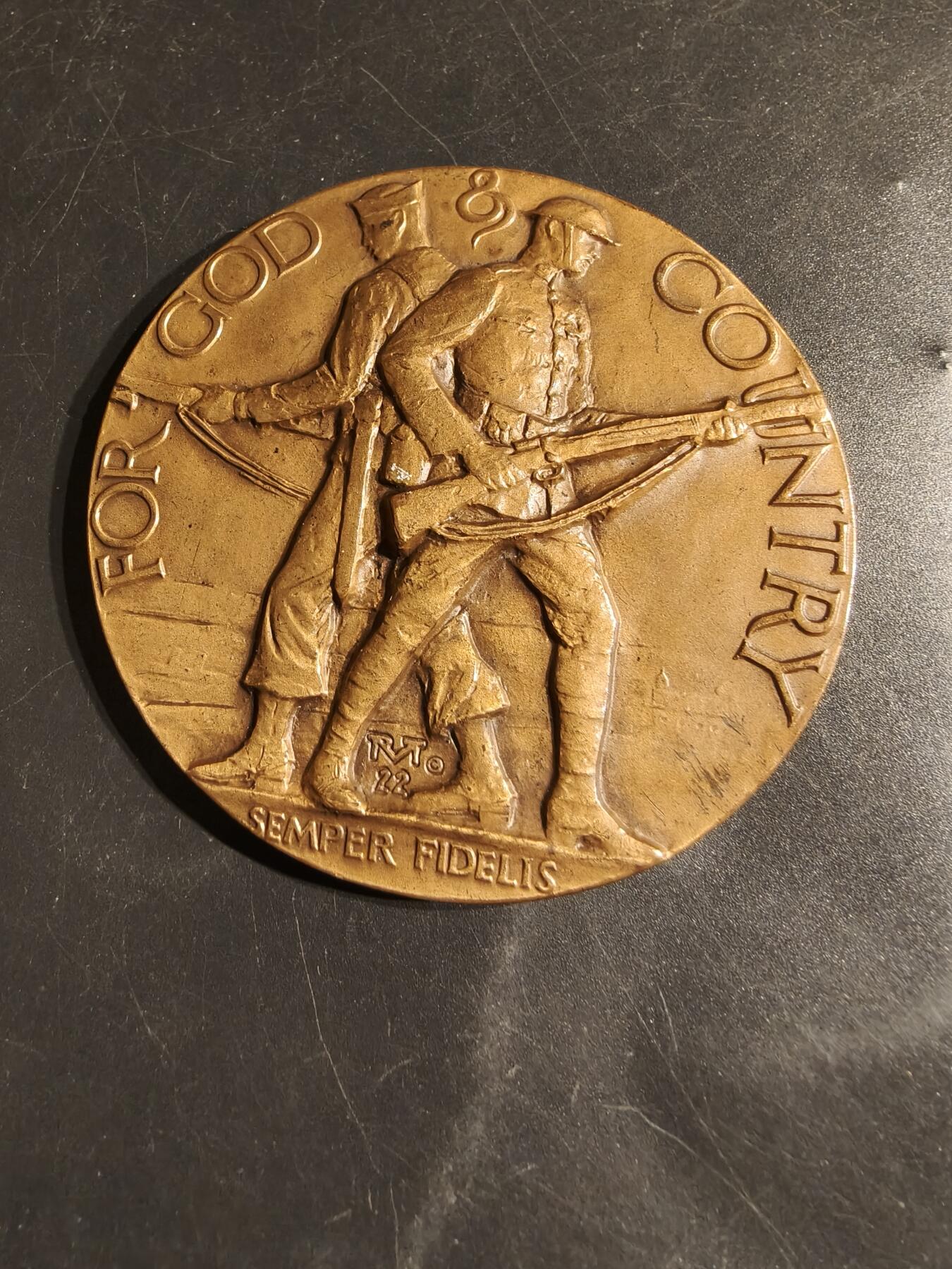 老王徽章第164期  美国一战老兵协会大铜章     直径76mm.    重量168.5g.    高浮雕