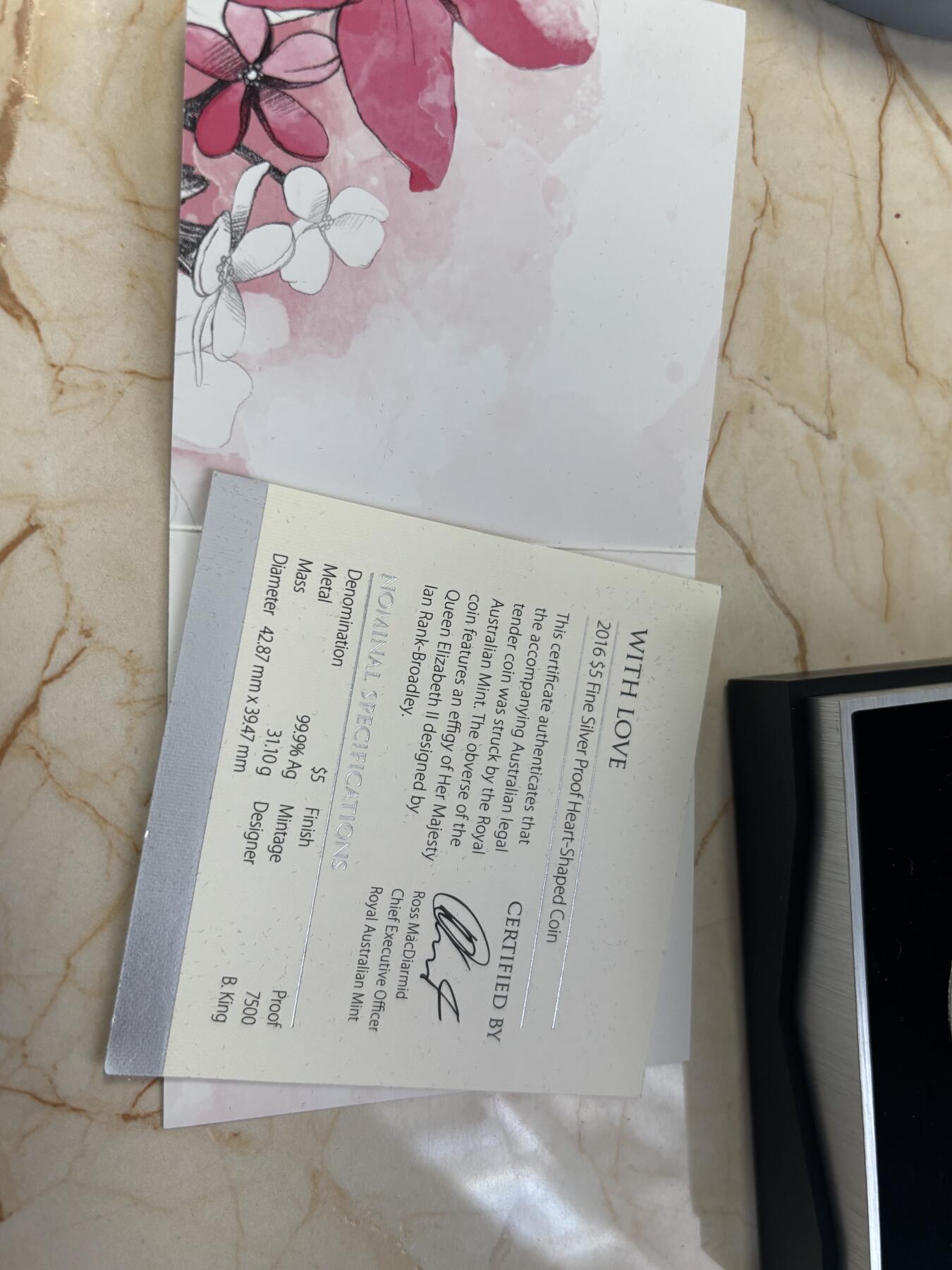 第182期拍卖 澳大利亚2016年真心相爱心形彩色精制纪念银币，999银，31.135克，发行7500枚