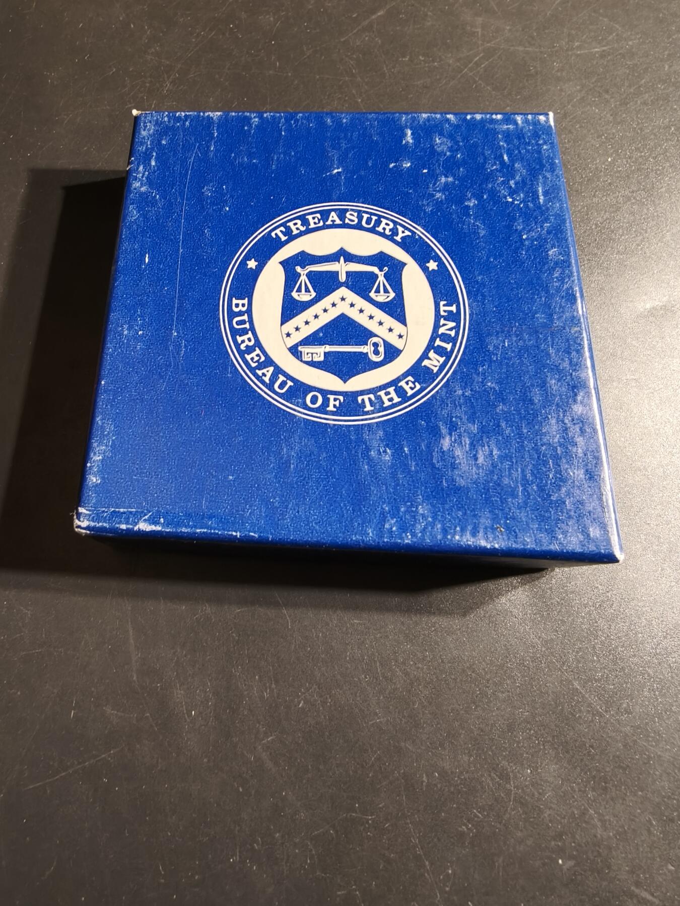 老王徽章第164期  美国铸币局赫伯特•胡佛总统大铜章     原盒带证书     直径76mm.    重量227.5g