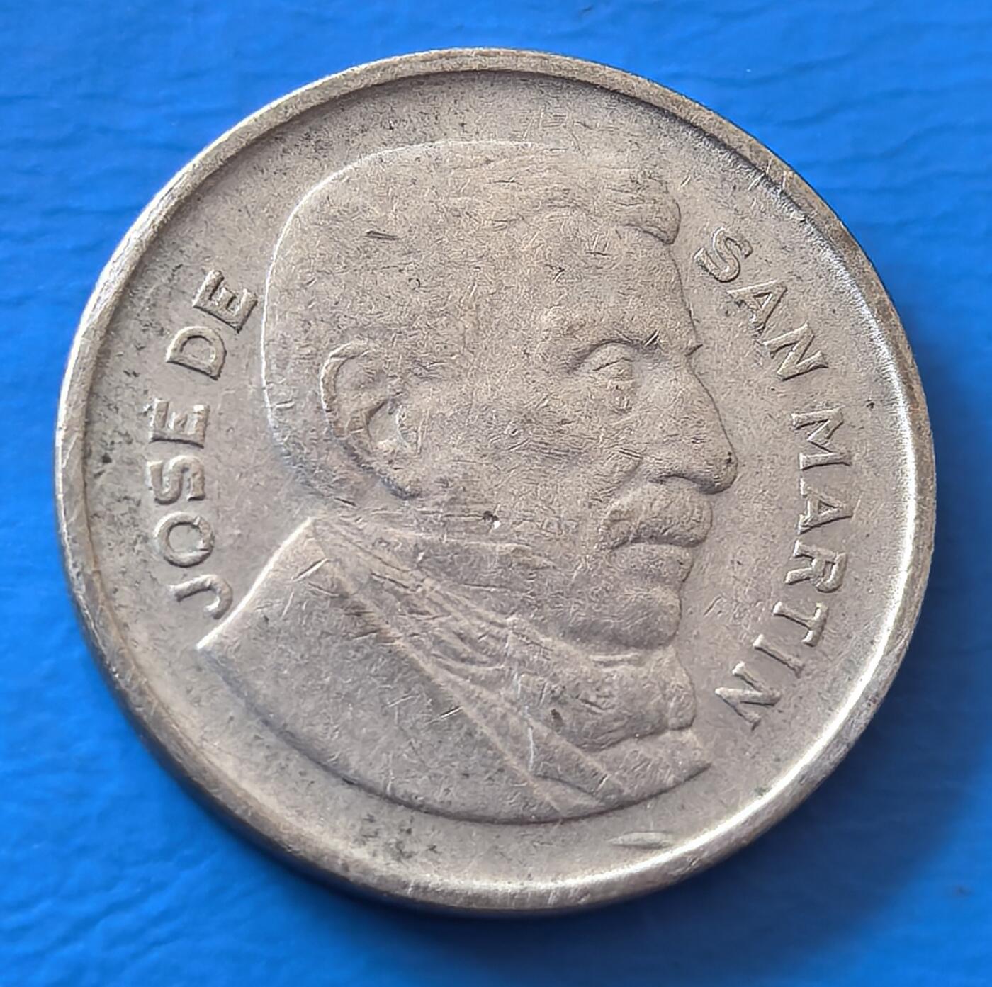 外国优质老铜币银币，周六九点倒数截拍，满百包邮，可寄存半年，喜欢朋友微信扫描二维码可直接参拍 阿根廷1955年10分