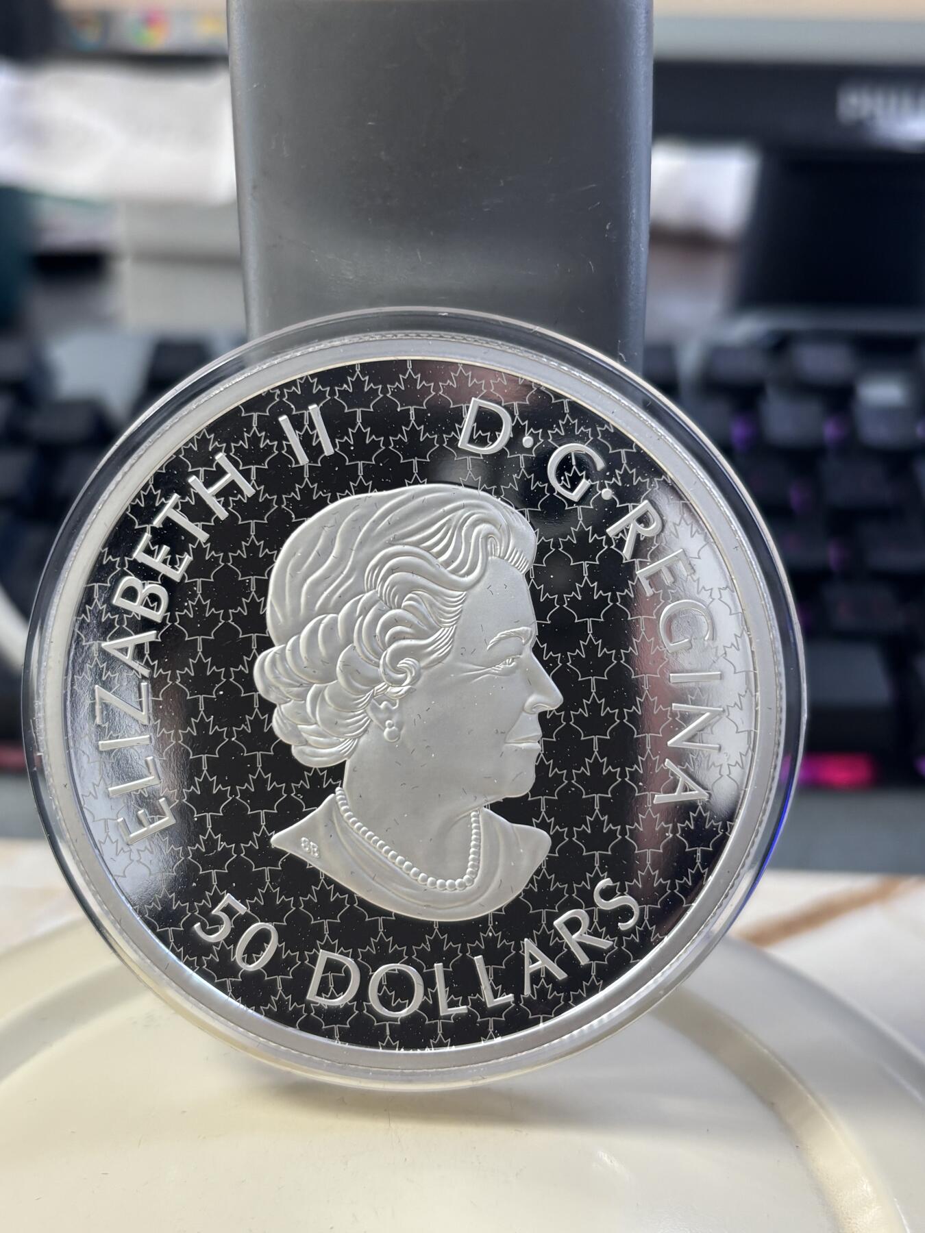 第182期拍卖 获奖币加拿大2022年大西洋幽灵船5盎司彩色夜光银币,9999银，发行1500枚