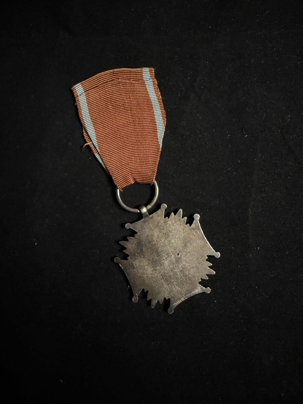 戎马世界章牌大赏第108期 波兰银级功勋十字勋章，PRL版