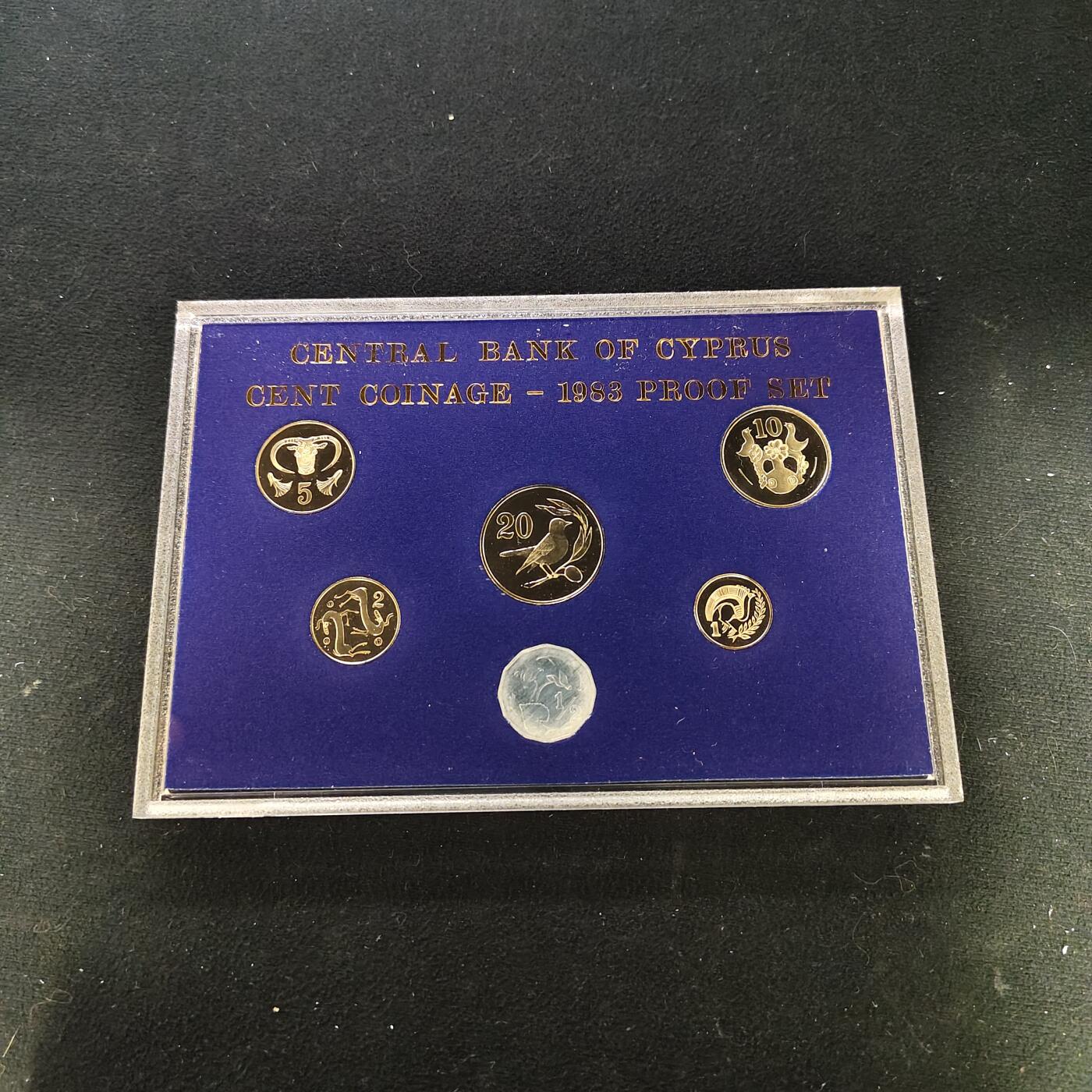 【全场包邮】纯粹捡漏拍479场（免费代拍第16场） 【少见】塞浦路斯1983年官方精制套币-量6250