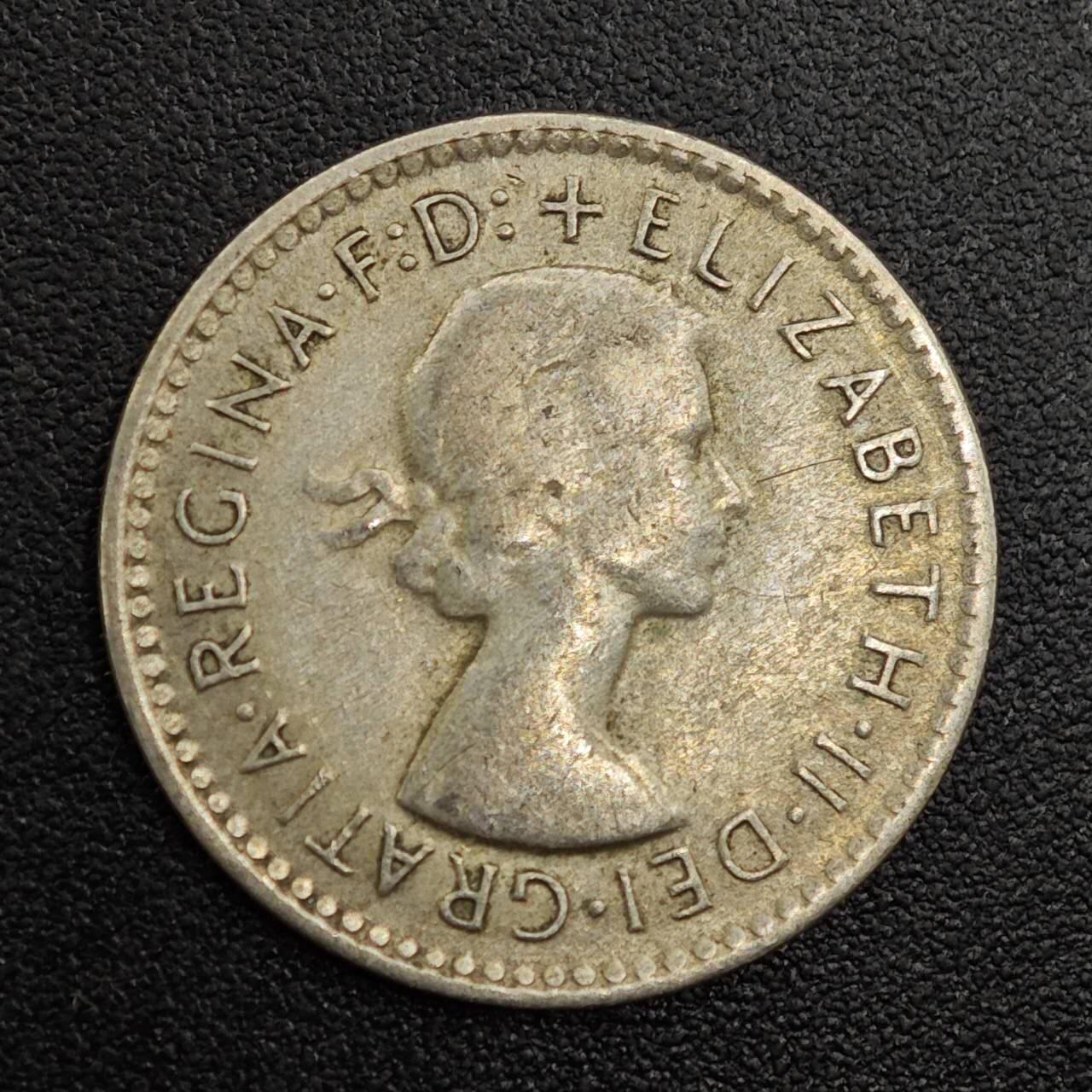 【淘币小摊】实时拍第八百零一拍   散币场   满百包邮可预留二周 每周一统一发货   澳大利亚1959年伊丽莎白二世3便士银币