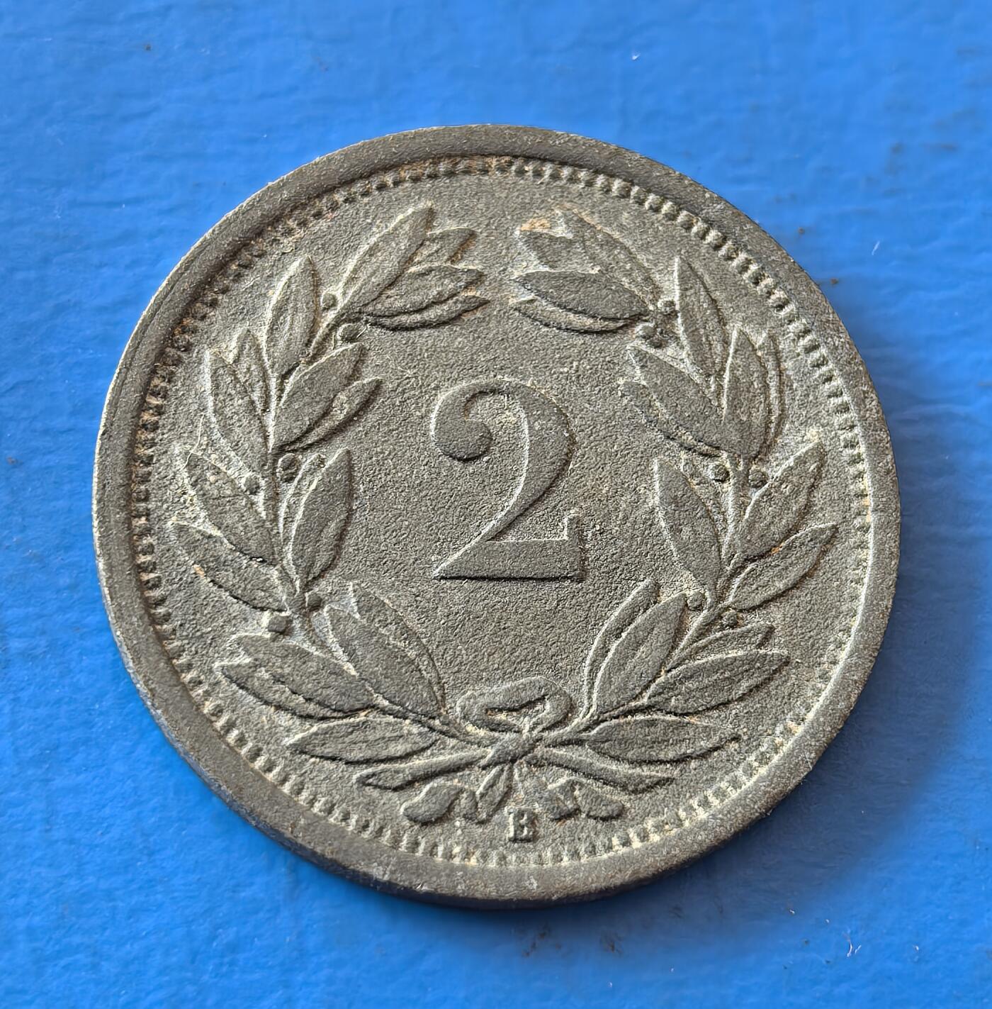 外国优质老铜币银币，周六九点倒数截拍，满百包邮，可寄存半年，喜欢朋友微信扫描二维码可直接参拍 小特年德占瑞士1945年2分