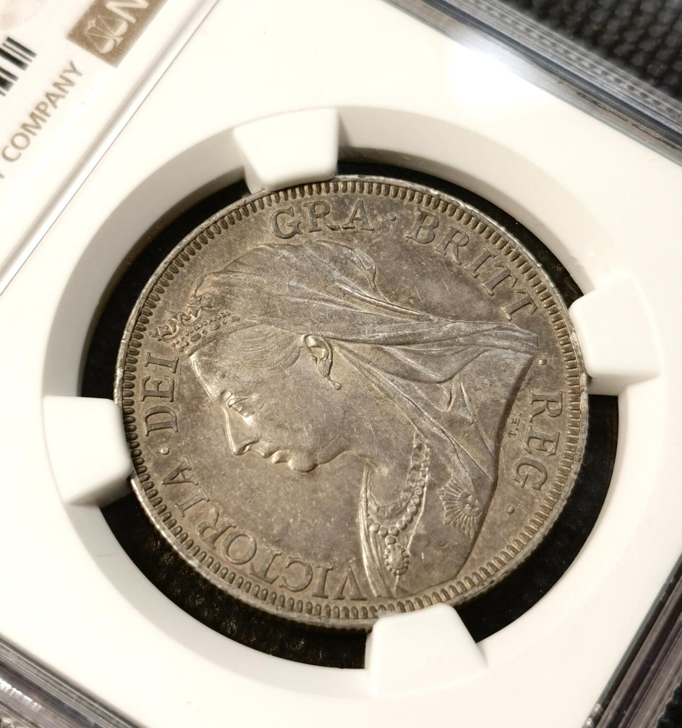 甄臻铺-世界币章拍卖（第40期）送拍享返佣金等优惠多多 NGC-AU55 英国1900年维多利亚女王披纱半克朗银币 状态很好 低评了