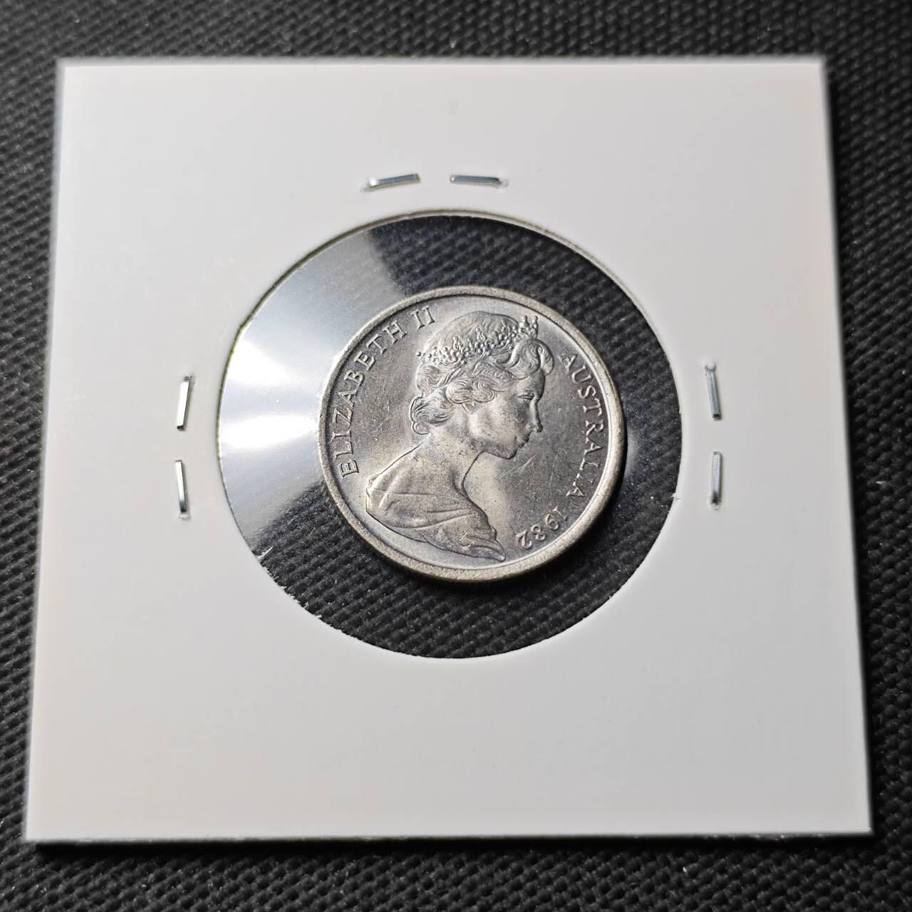 KK钱币收藏小铺  第374场  2月预留时间 周末发货  1982澳大利亚5分