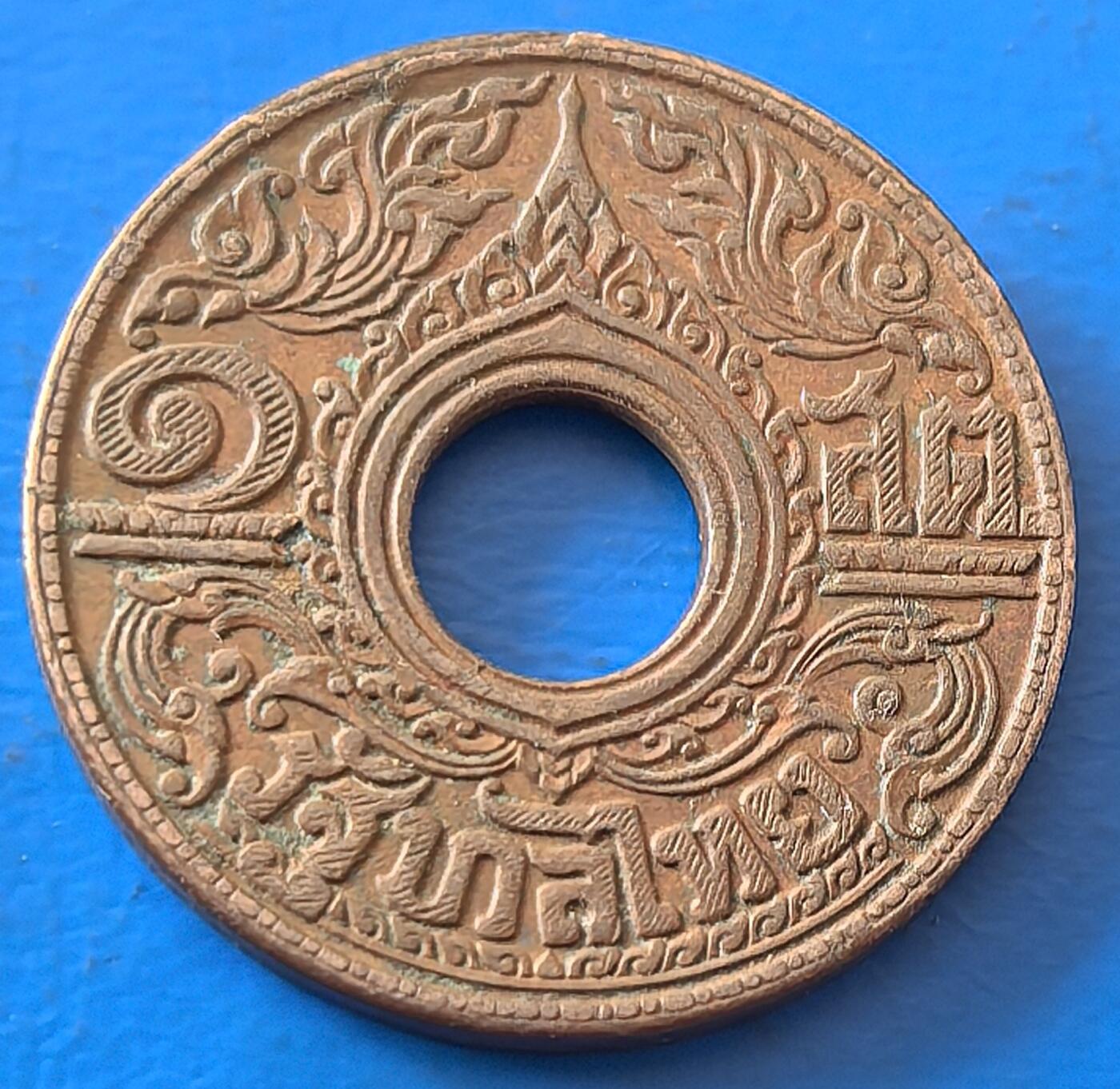 外国优质老铜币银币，周六九点倒数截拍，满百包邮，可寄存半年，喜欢朋友微信扫描二维码可直接参拍