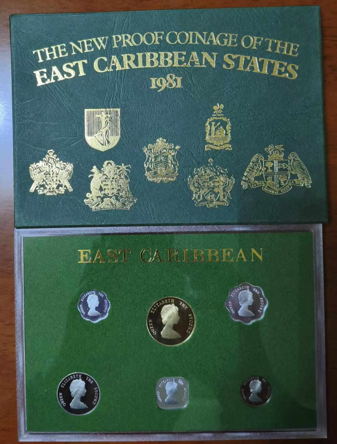 ❤️【币观天下】❤️ 第331期钱币拍卖- 2025.11.21周五晚上6点半场-长期征集拍品 东加勒比1981年精制PS套币 英皇精典纸壳封装，1981年铸造这批凝霜效果均高于其他年份，有可能是英皇改进工艺的试点作品