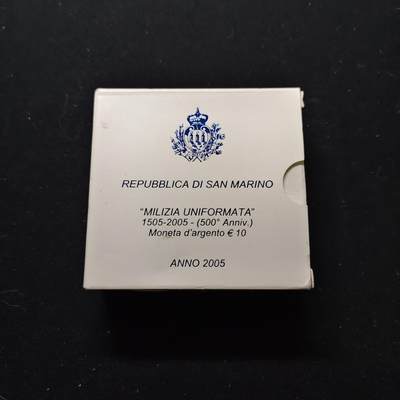 【全场包邮】纯粹捡漏拍479场（免费代拍第16场） - 圣马力诺2005年10欧元圣马力诺卫队（34毫米22克）精制纪念银币-盒证全