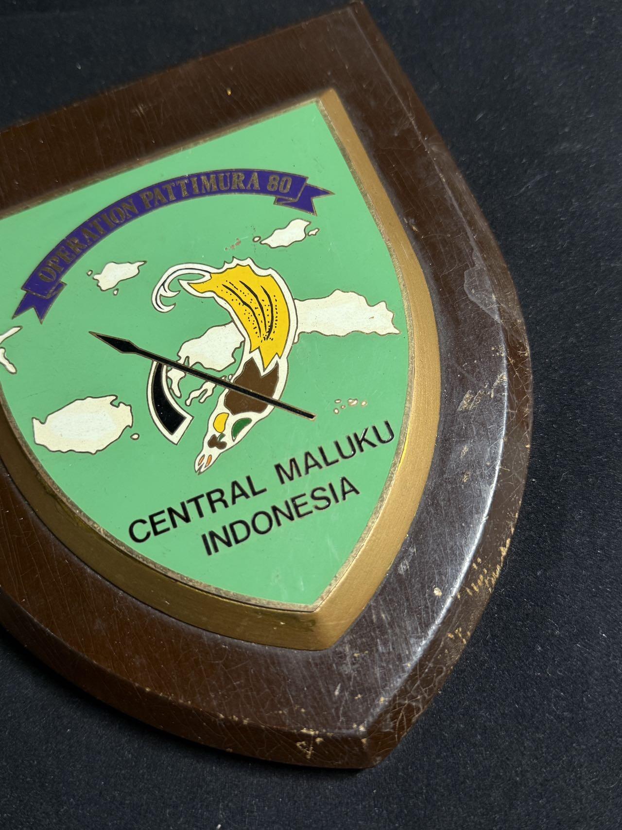 戎马世界章牌大赏第108期 澳大利亚印度尼西亚马努鲁古军事行动荣誉盾牌