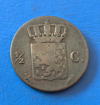 外国优质老铜币银币，周六九点倒数截拍，满百包邮，可寄存半年，喜欢朋友微信扫描二维码可直接参拍 - 荷兰1852年1/2分