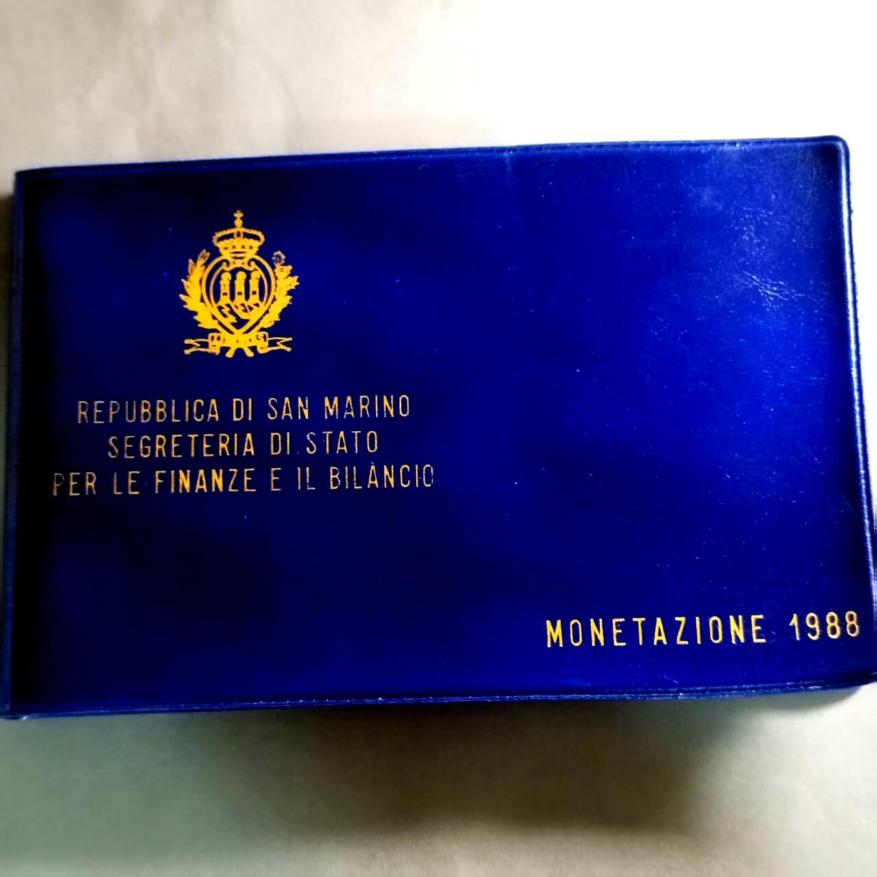 长老汇蛇年精选第七十六场拍卖 1988圣马力诺原装10枚套币， 含1枚1000里拉银币， 发行量稀少