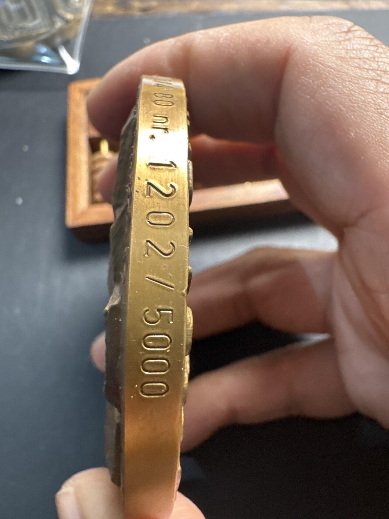 ❤️【币观天下】❤️ 第331期钱币拍卖- 2025.11.21周五晚上6点半场-长期征集拍品 格陵兰群岛自治领地玛格丽特二世北欧艺术节纪念大铜章1980年261克