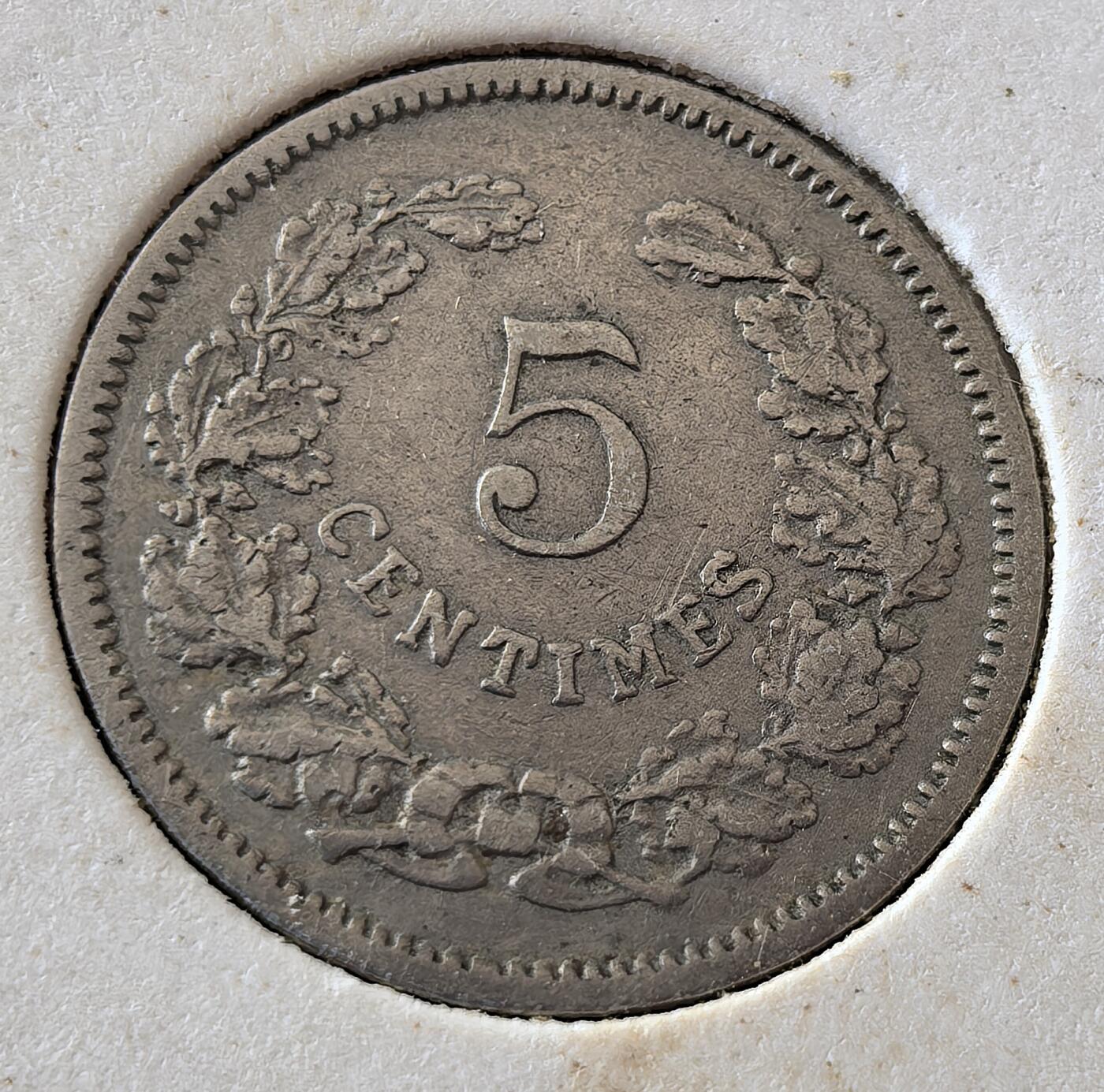 外国优质老铜币银币，周六九点倒数截拍，满百包邮，可寄存半年，喜欢朋友微信扫描二维码可直接参拍 欧洲老藏家纸夹-卢森堡1901年5分