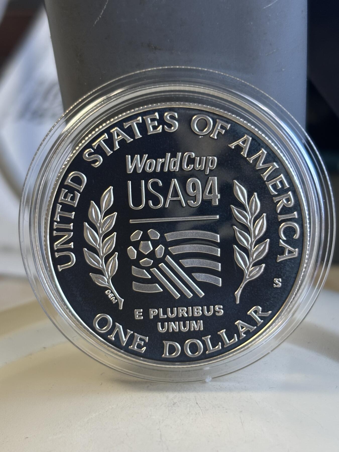 第182期拍卖 1994年美国双币套 美国世界杯（1美元+半美元） 26.73克900银 盒证全