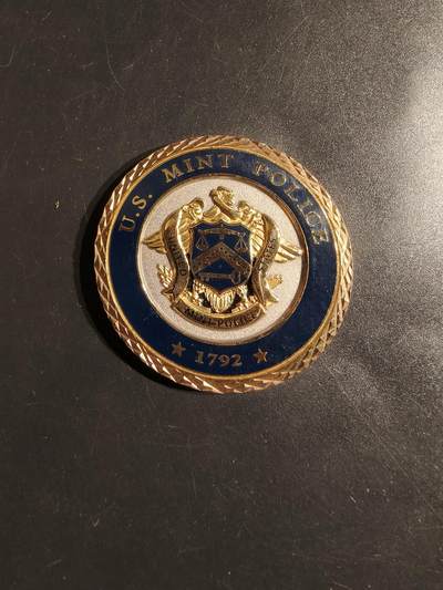 老王徽章第164期 - 美国铸币局警察纪念章      直径44mm.    重量37.3g