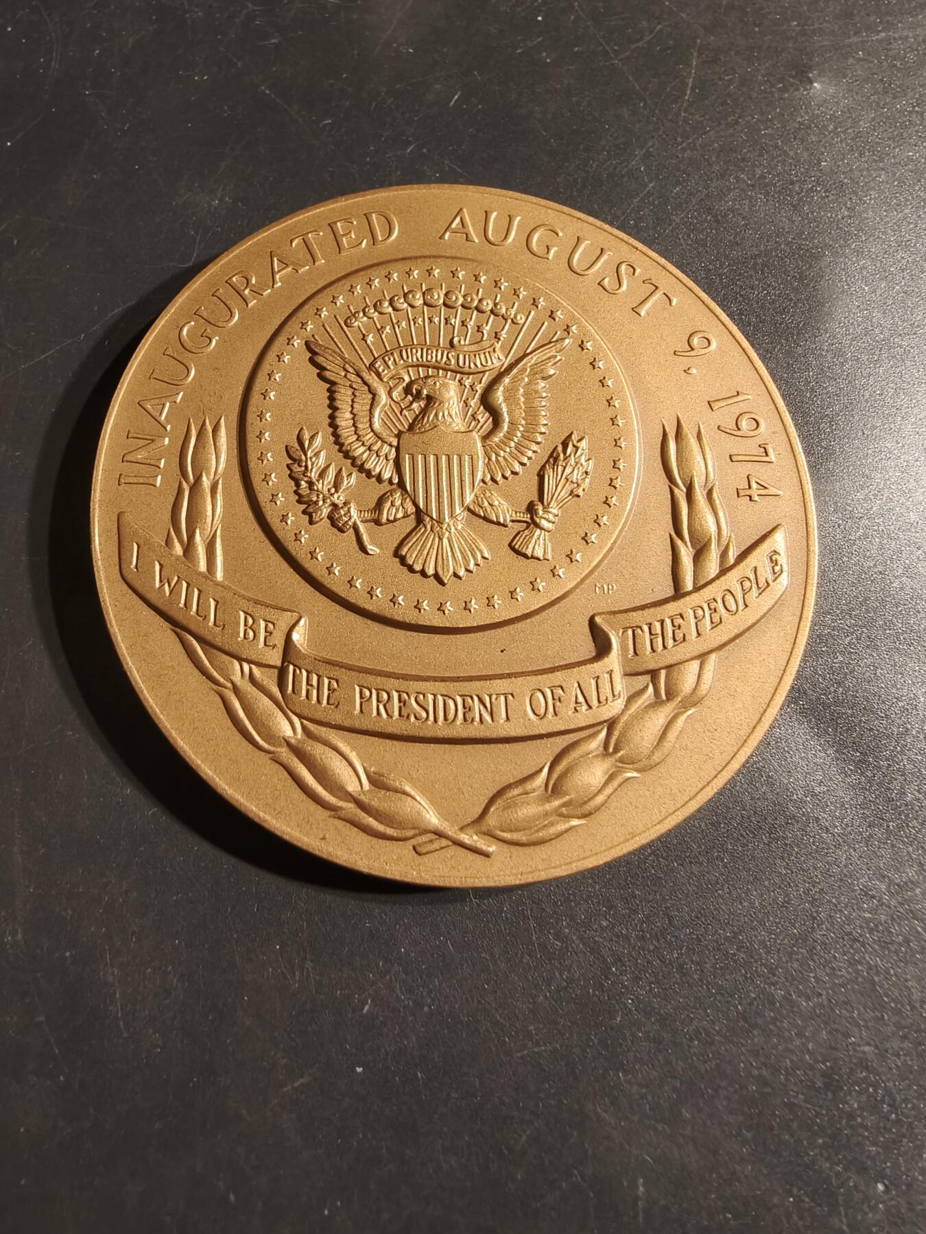 老王徽章第164期  美国铸币局杰拉尔德•福特总统大铜章 原盒带证书  直径76mm. 重量224.9g