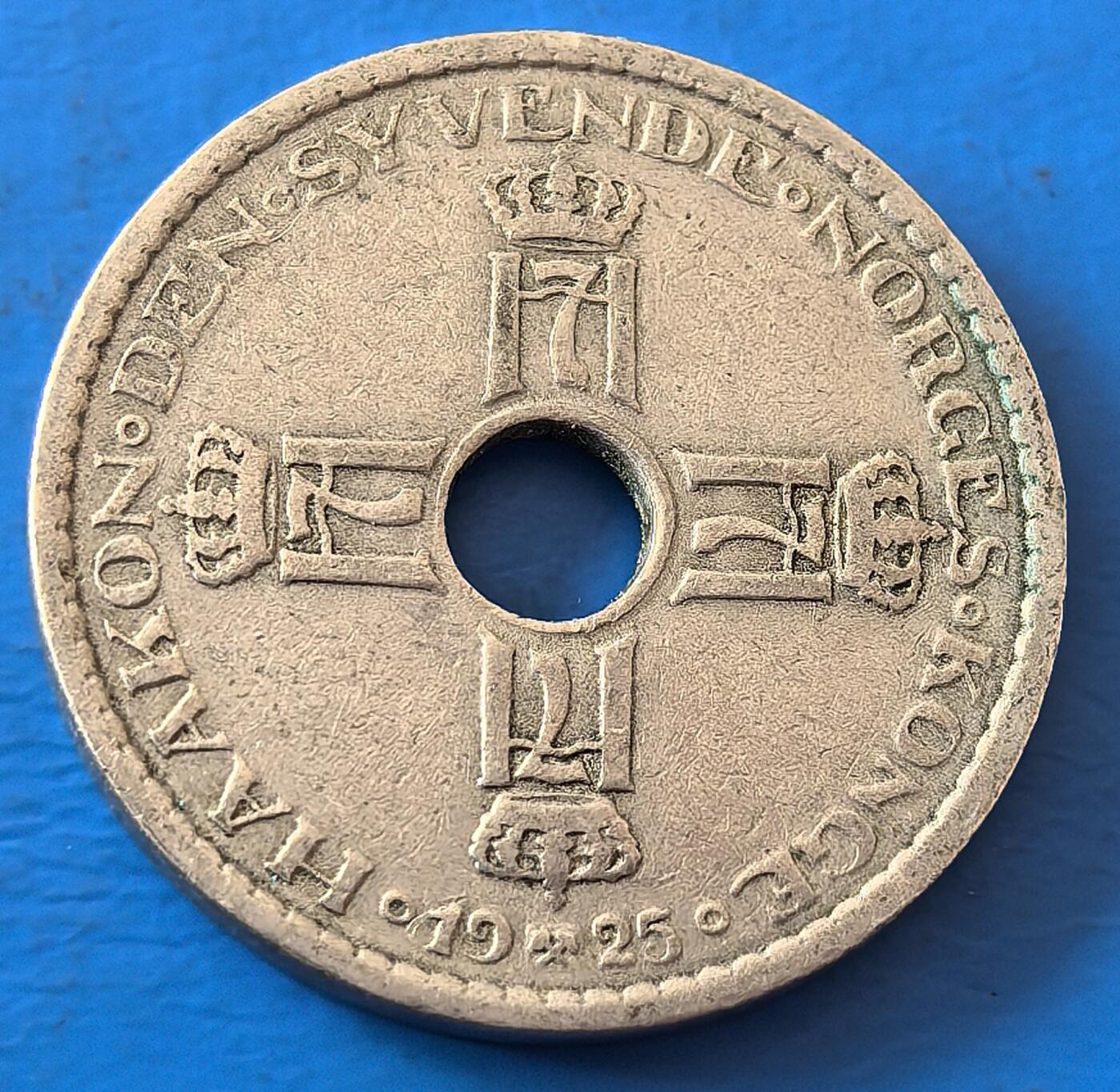 外国优质老铜币银币，周六九点倒数截拍，满百包邮，可寄存半年，喜欢朋友微信扫描二维码可直接参拍 挪威1925年1克朗