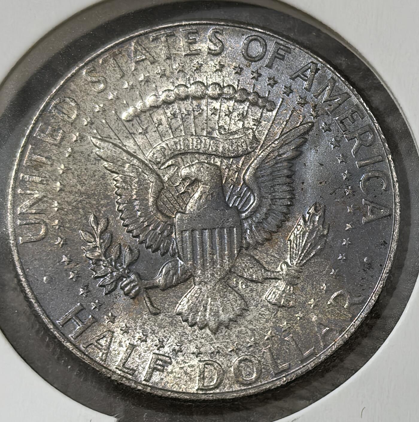 外国优质老铜币银币，周六九点倒数截拍，满百包邮，可寄存半年，喜欢朋友微信扫描二维码可直接参拍 好品带光美国1964年50分银币