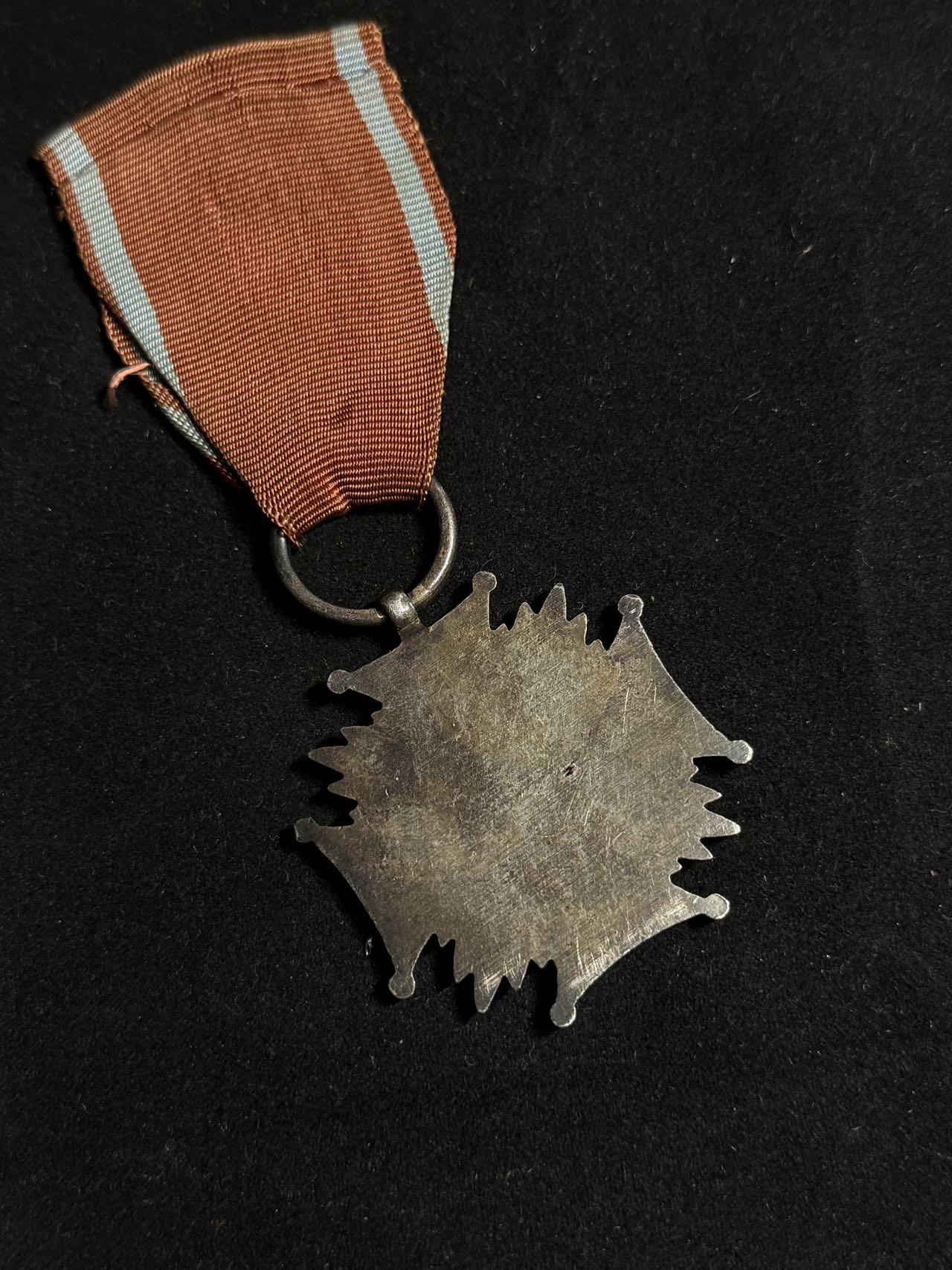 戎马世界章牌大赏第108期 波兰银级功勋十字勋章，PRL版