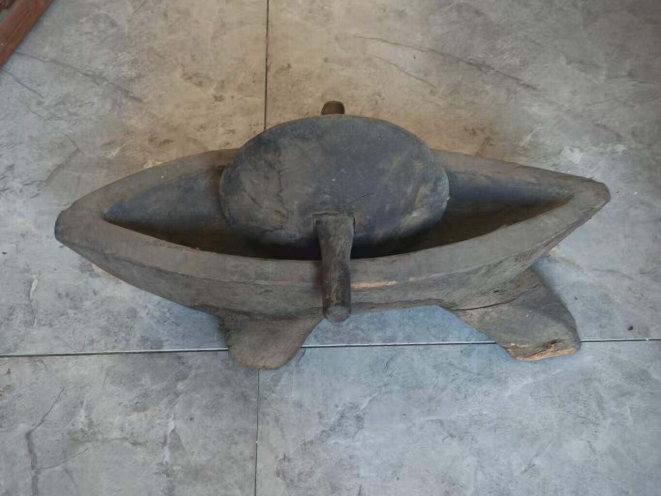 清代一木整挖药碾子，包老 比较罕见的老物件。 可摆设，可使用 个头大