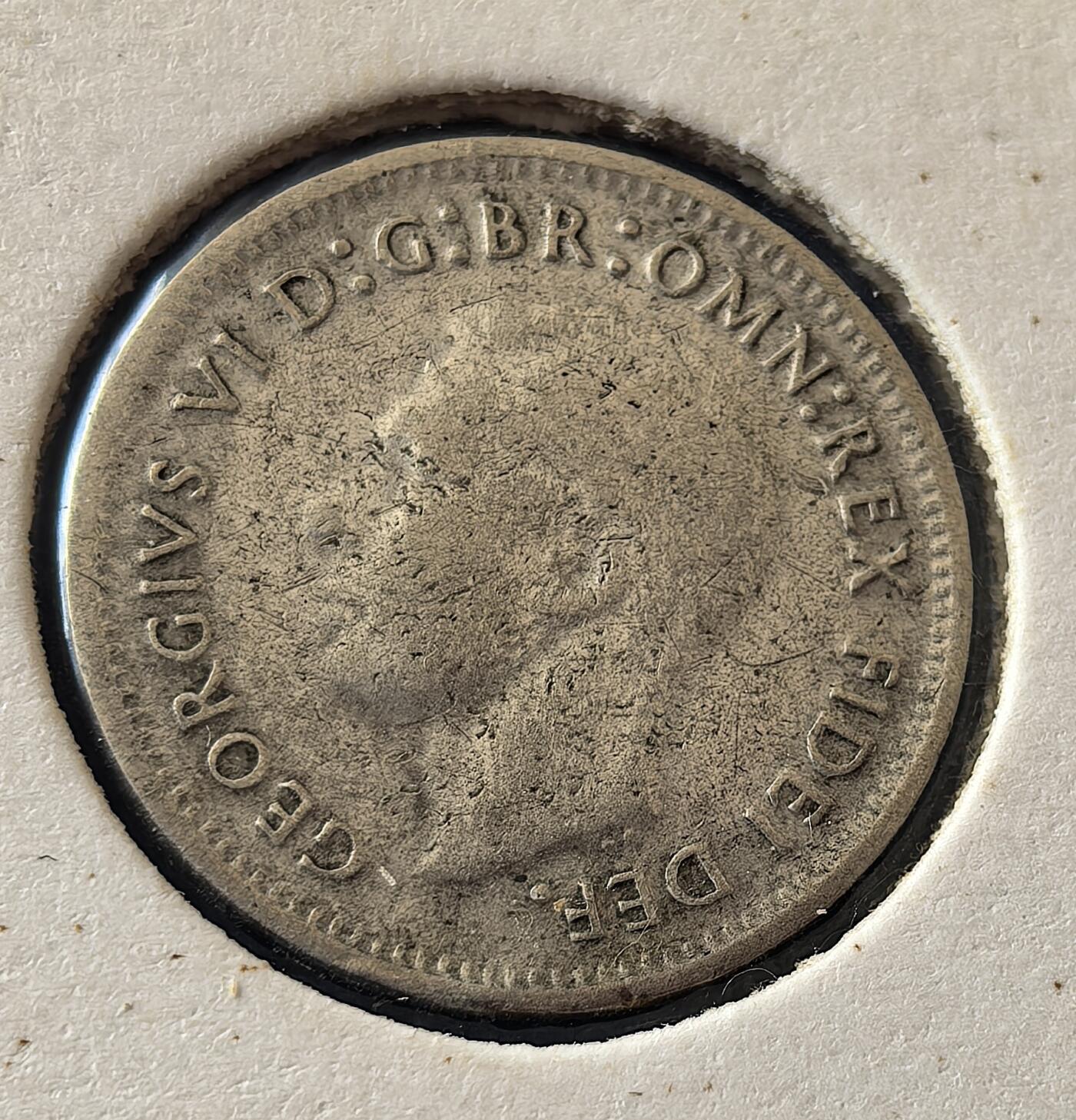 外国优质老铜币银币，周六九点倒数截拍，满百包邮，可寄存半年，喜欢朋友微信扫描二维码可直接参拍 欧洲老藏家纸夹-澳大利亚1949年3便士银币