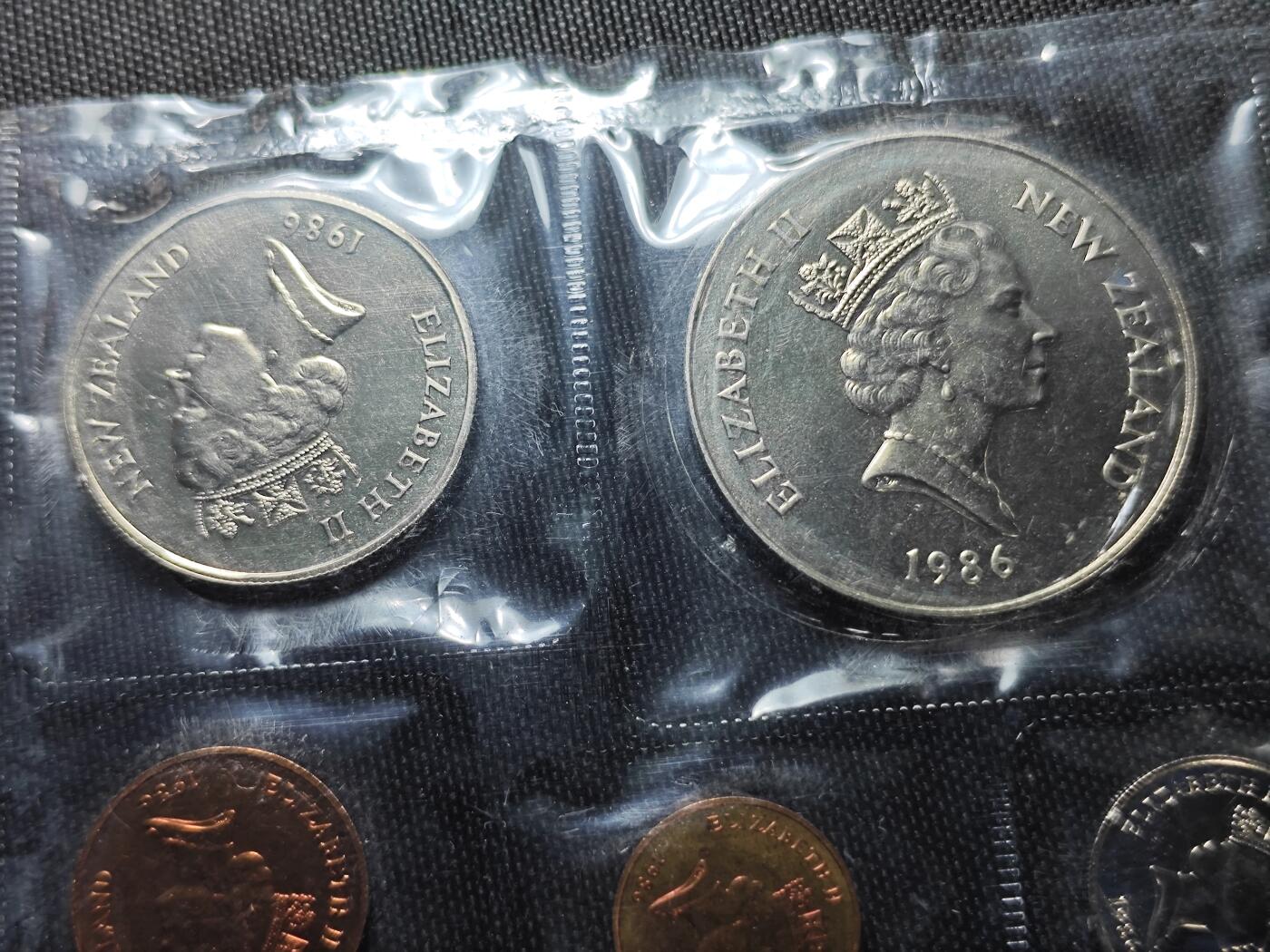 KK钱币收藏小铺 （套币 好品/批量散币 银币）专场  2月预留时间 周末发货  1986新西兰大小面值清年一套 含1元鸟类克朗币