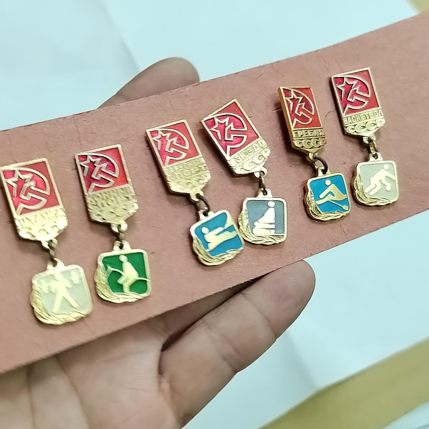 PCAI钱币21-614   外币与其他钱币小专场 较稀少的纪念章一套