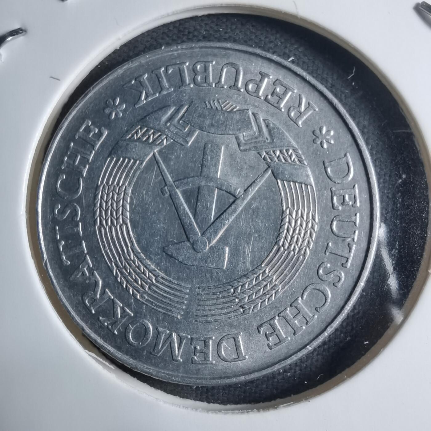 沼泽如烟--第909场 东德1975年2马克