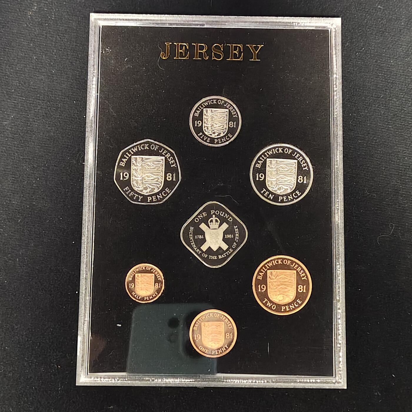 【全场包邮】纯粹捡漏拍479场（免费代拍第16场） 泽西1981年皇家厂经典信封装官方精制套币-含泽西之战200周年精制币